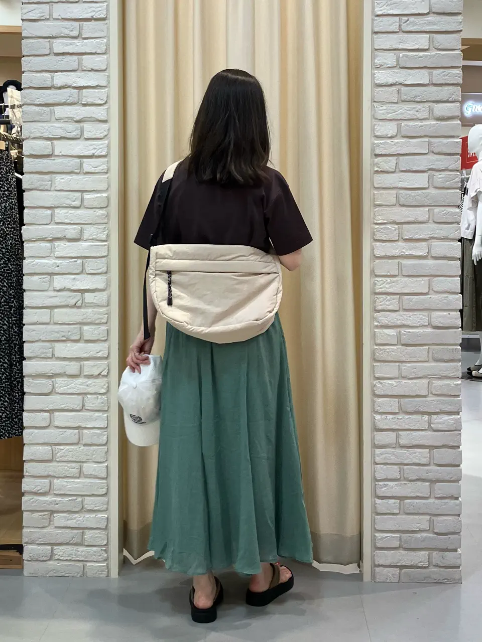 ONWARD CROSSET SELECT 檀 コーディネート画像