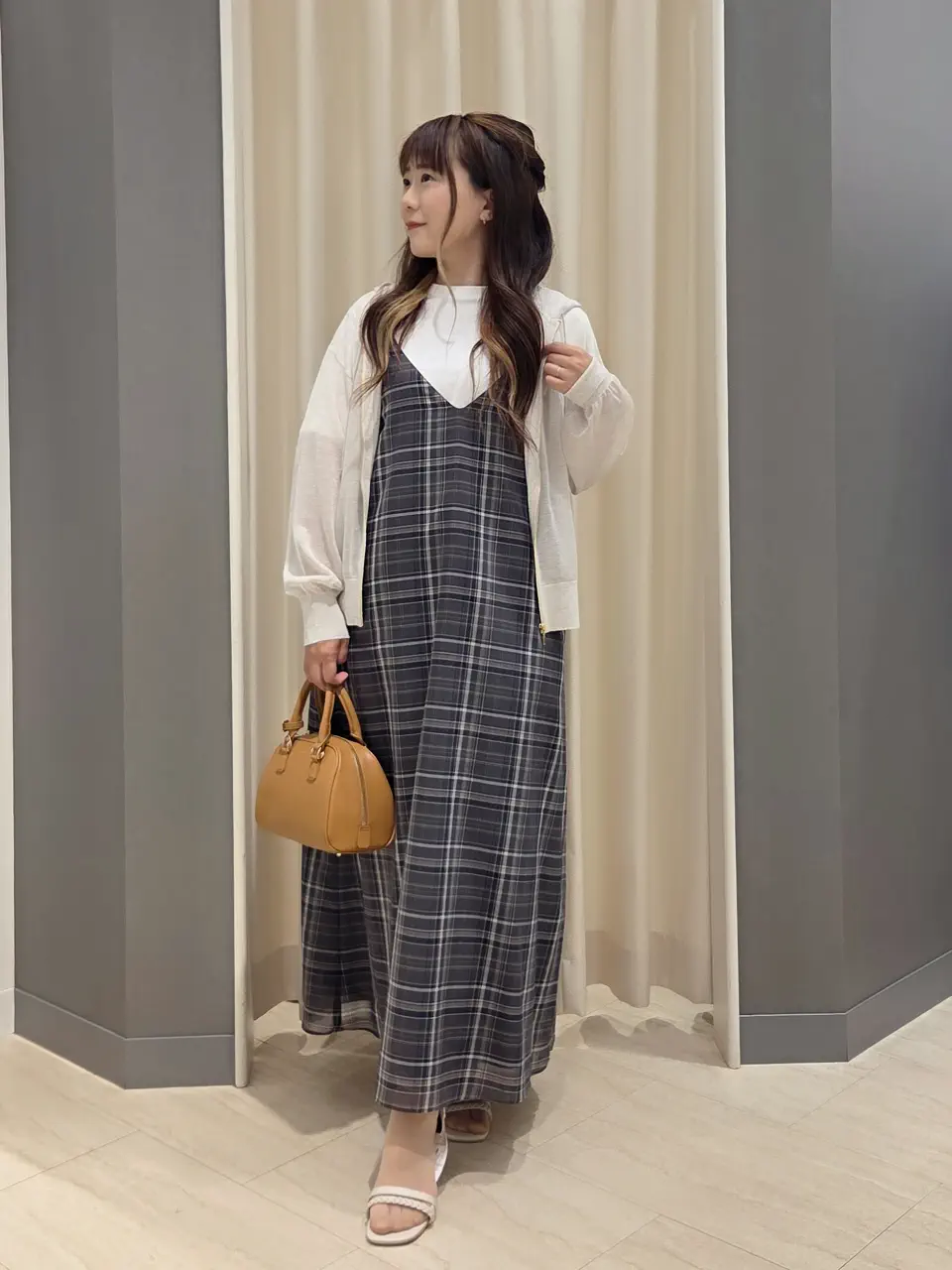  丸川 コーディネート画像