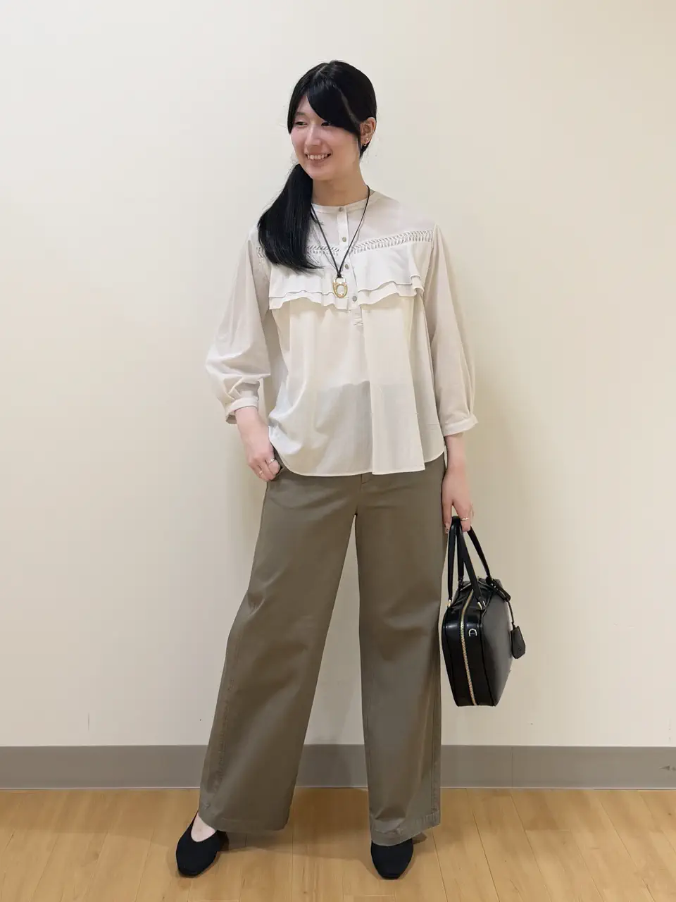  Aina コーディネート画像