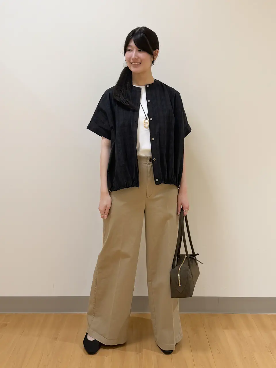  Aina コーディネート画像