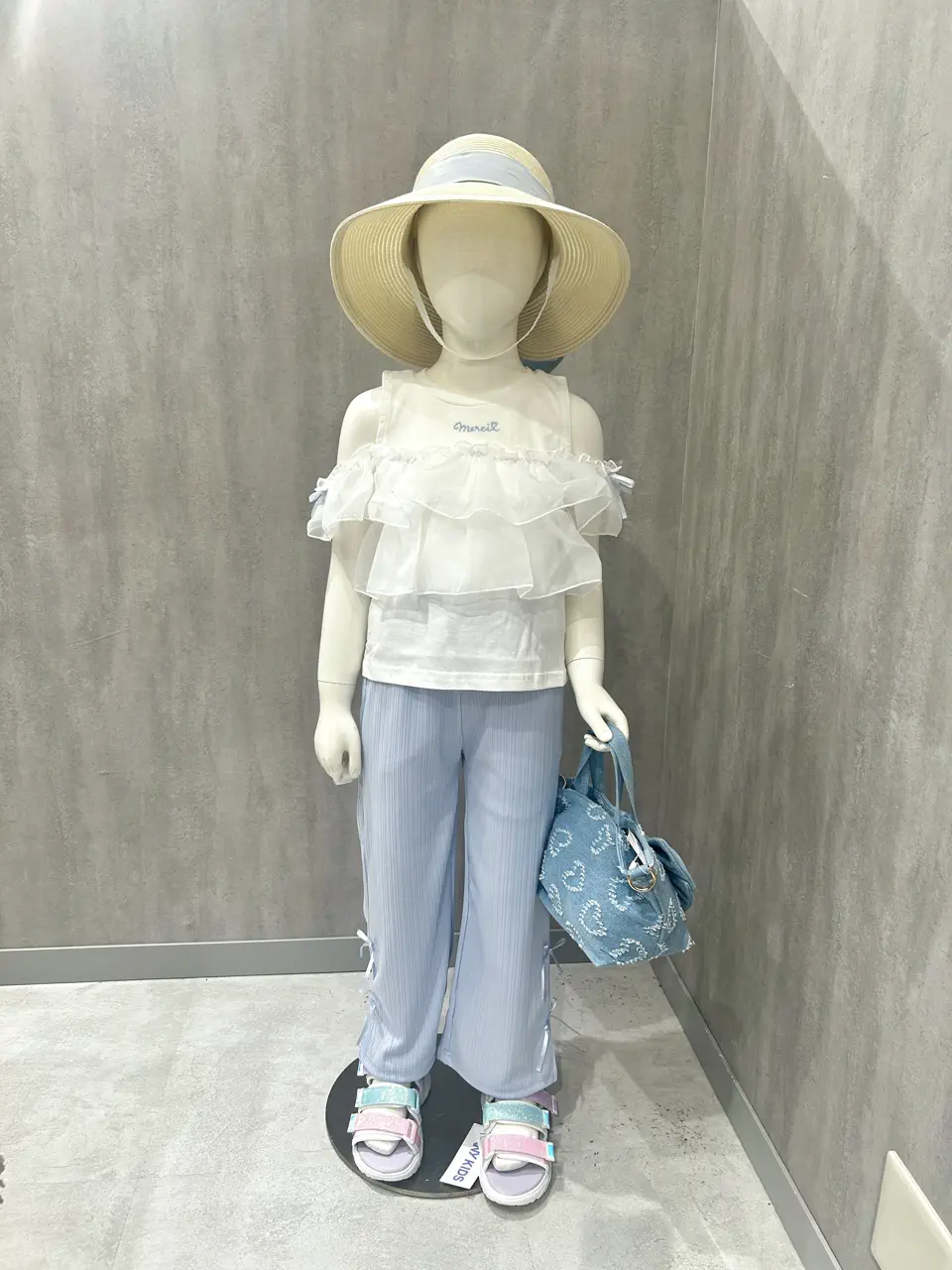  秋葉 コーディネート画像