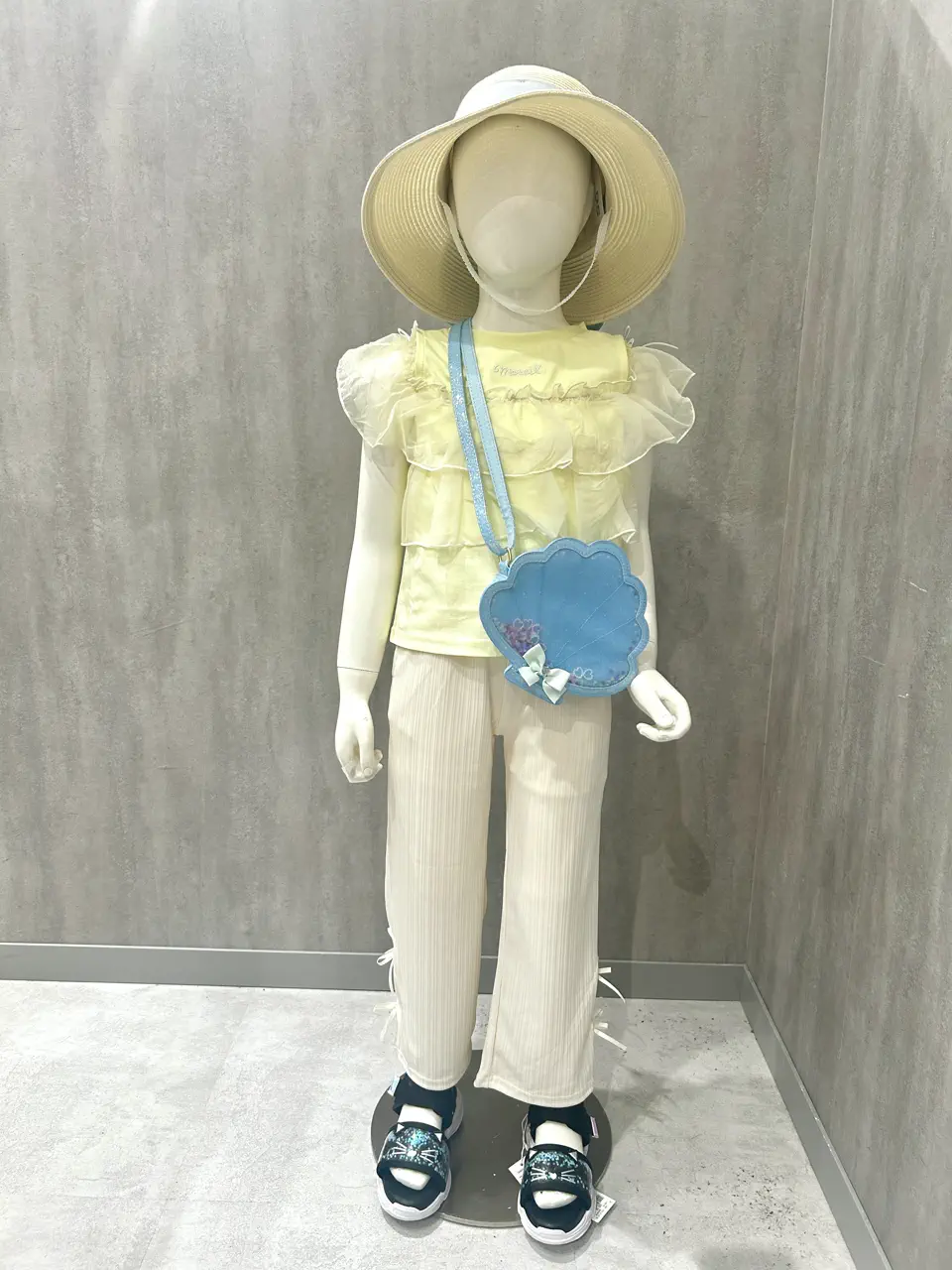  秋葉 コーディネート画像