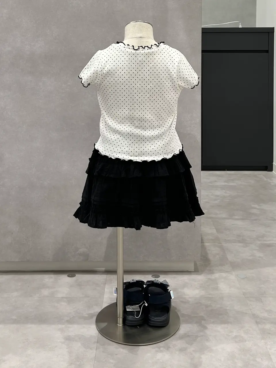ONWARD CROSSET SELECT 西野 コーディネート画像