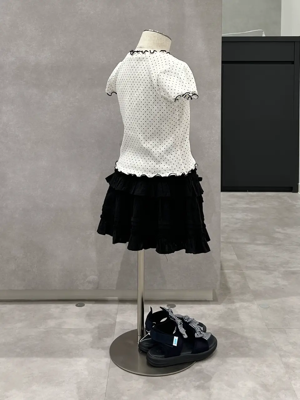 ONWARD CROSSET SELECT 西野 コーディネート画像