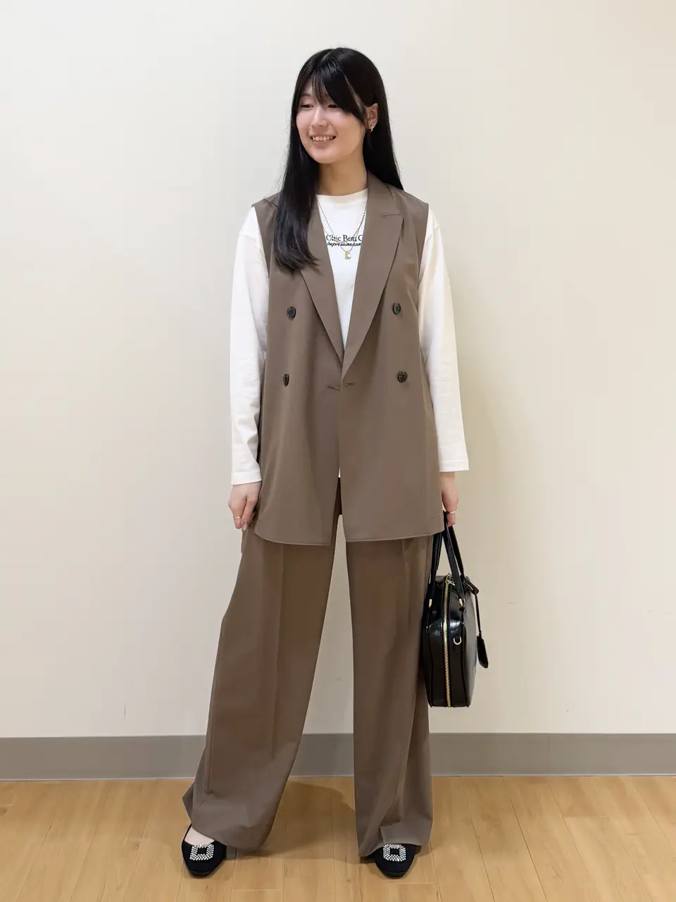  Aina コーディネート画像
