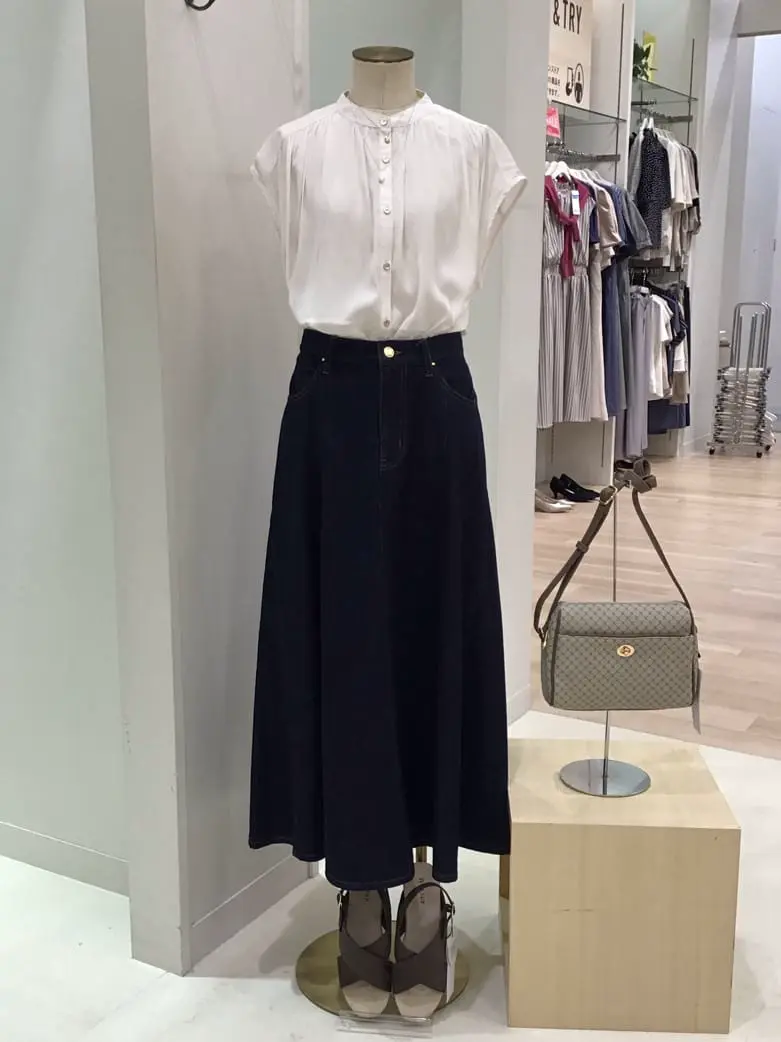 ONWARD CROSSET SELECT 横溝 コーディネート画像