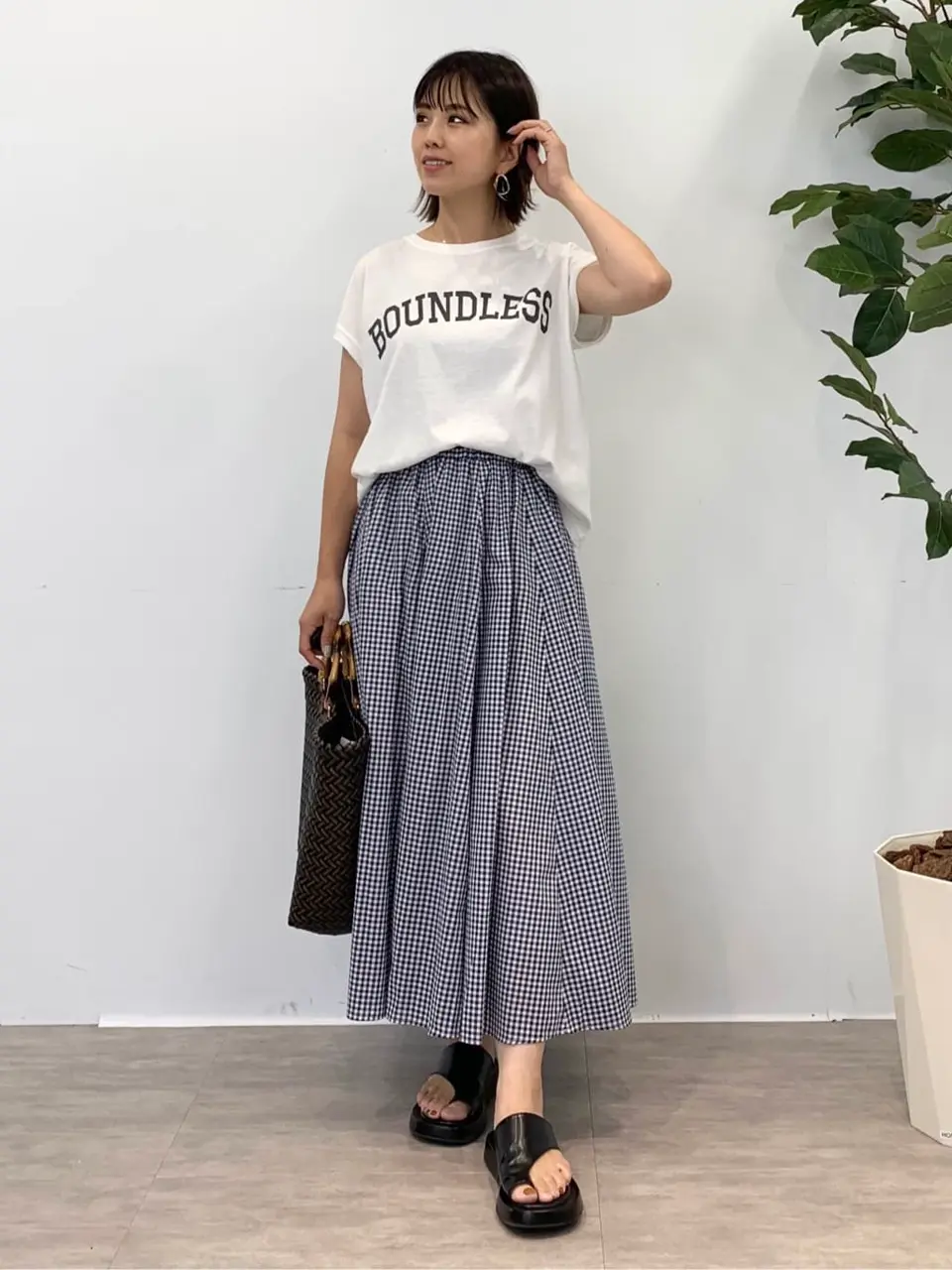  tomo コーディネート画像