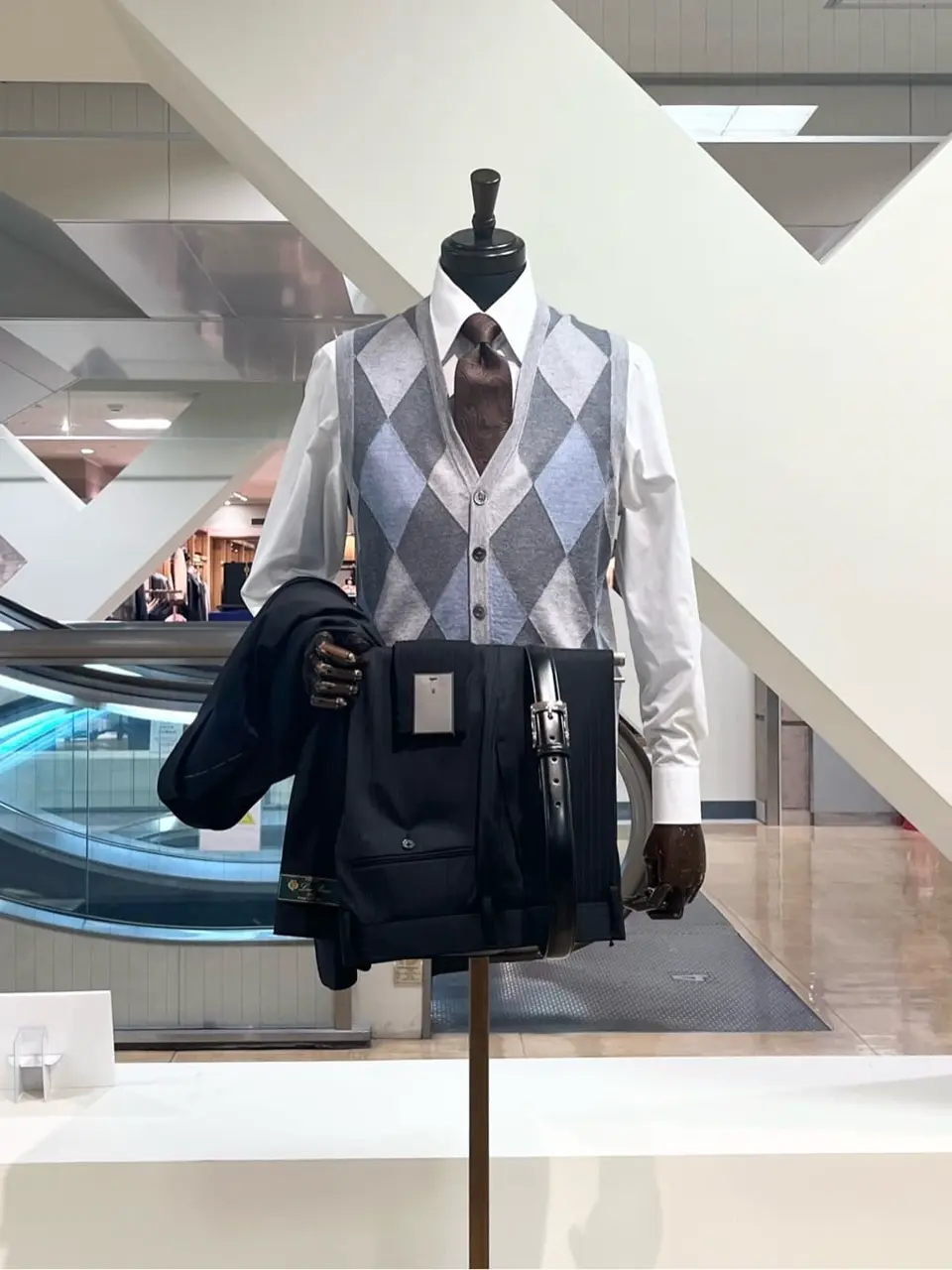 ONWARD CROSSET SELECT 小管 コーディネート画像