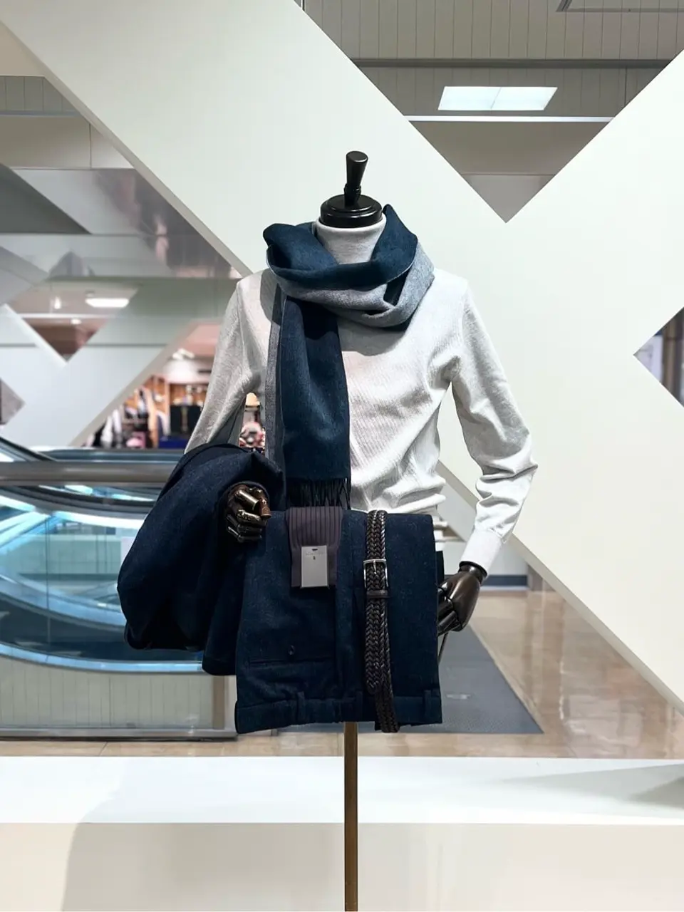 ONWARD CROSSET SELECT 小管 コーディネート画像