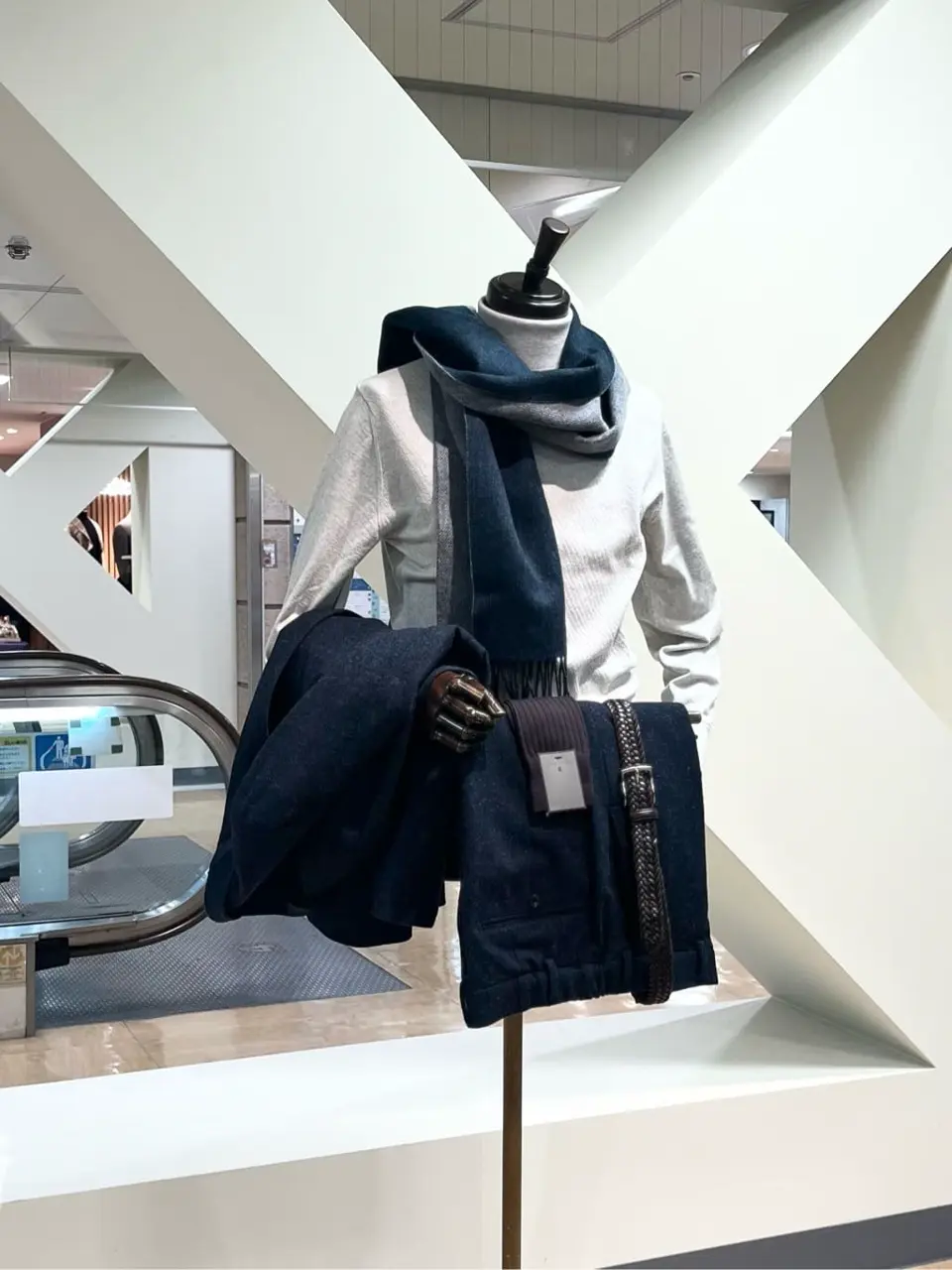 ONWARD CROSSET SELECT 小管 コーディネート画像