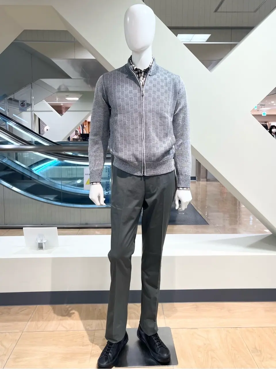 ONWARD CROSSET SELECT 小管 コーディネート画像