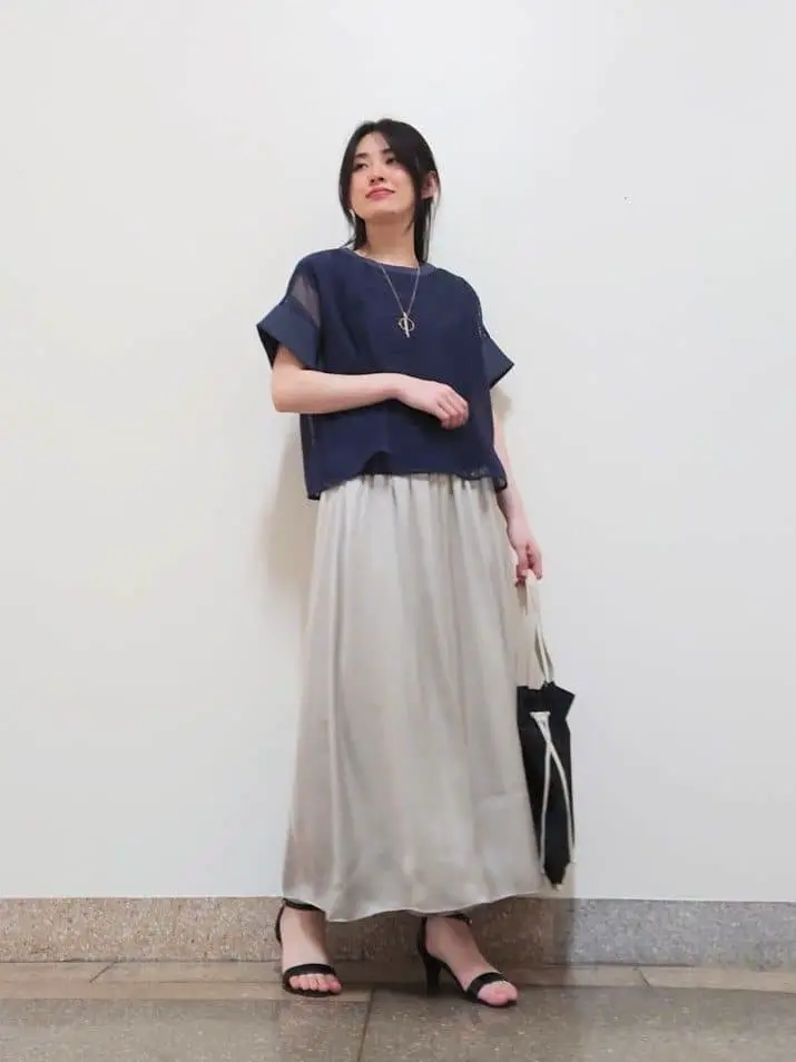  最上 コーディネート画像