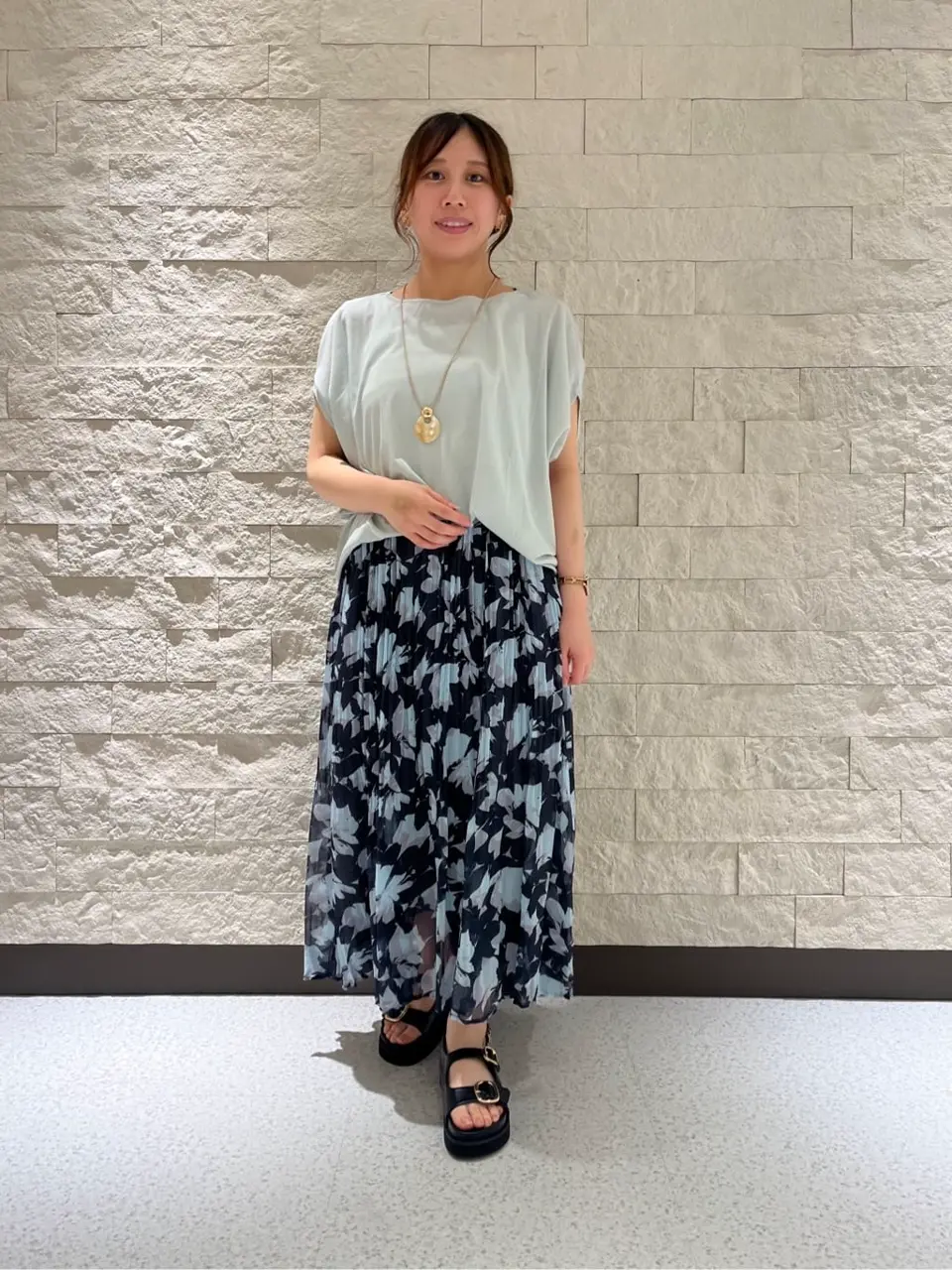 ONWARD CROSSET SELECT スタッフ コーディネート画像