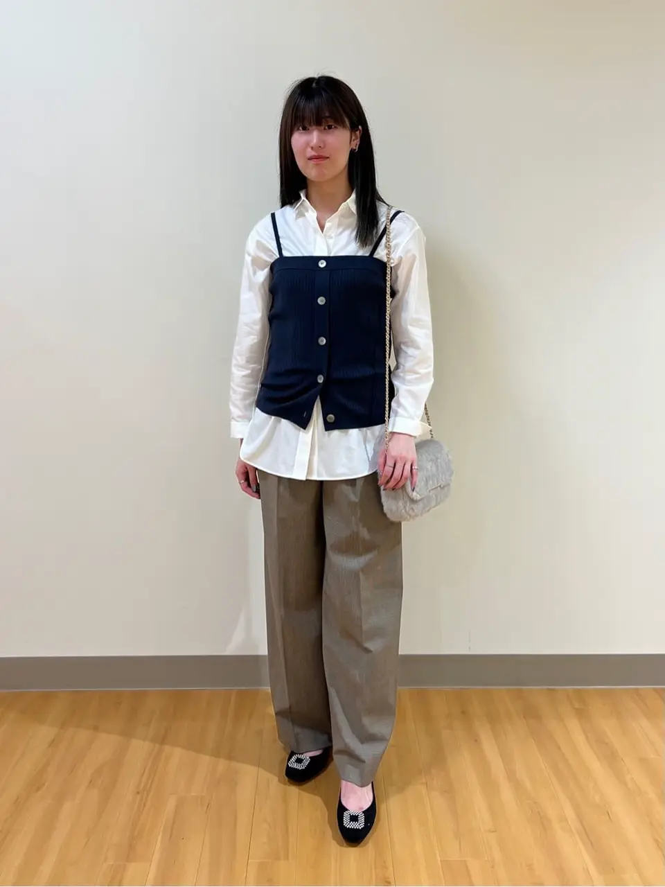  Aina コーディネート画像