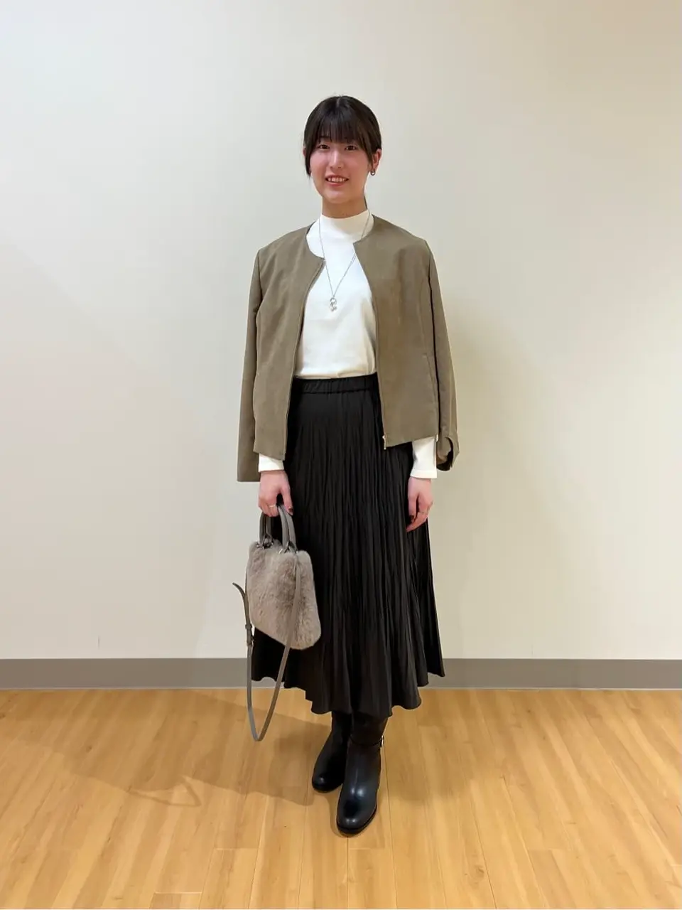  Aina コーディネート画像