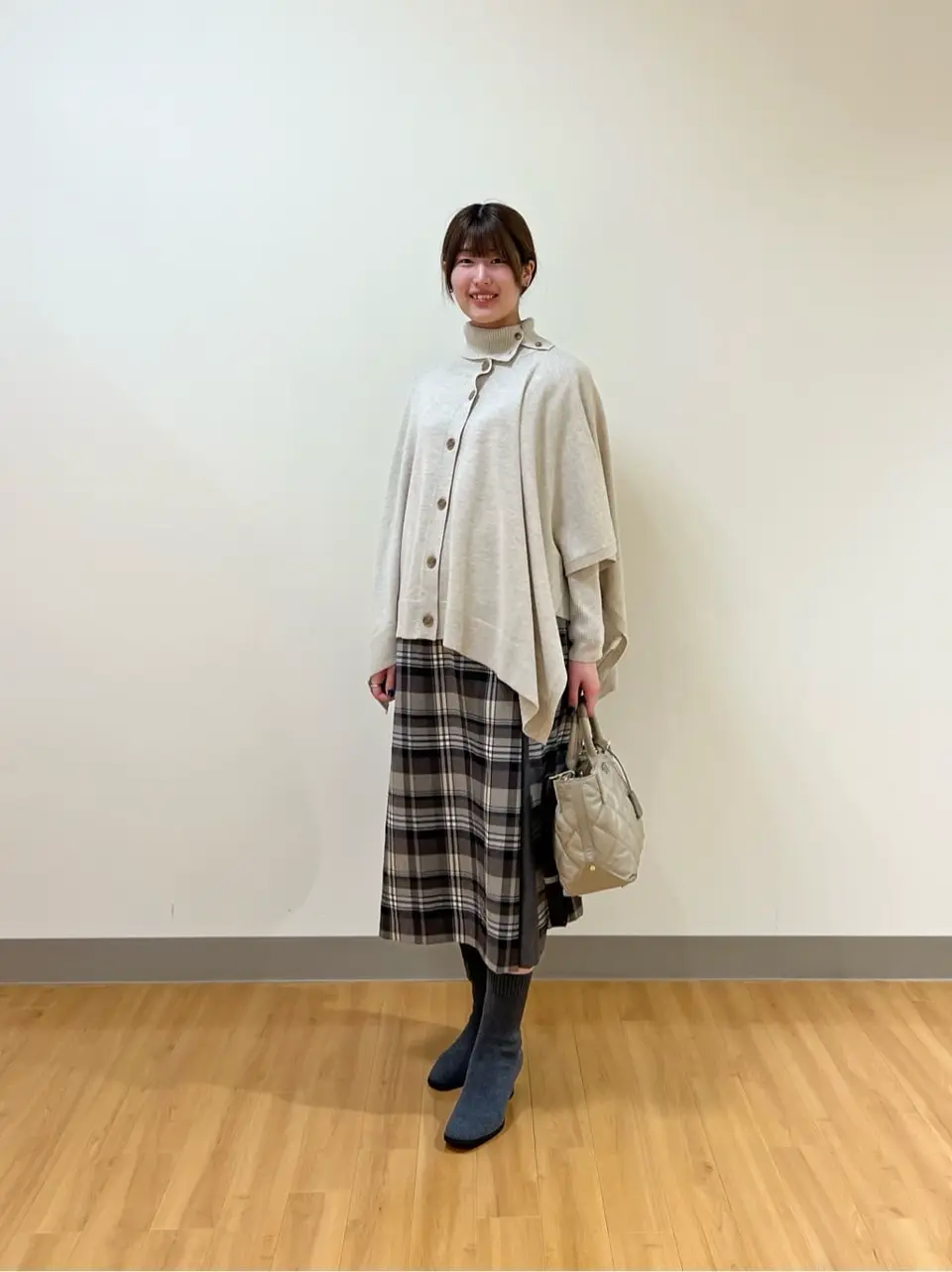  Aina コーディネート画像