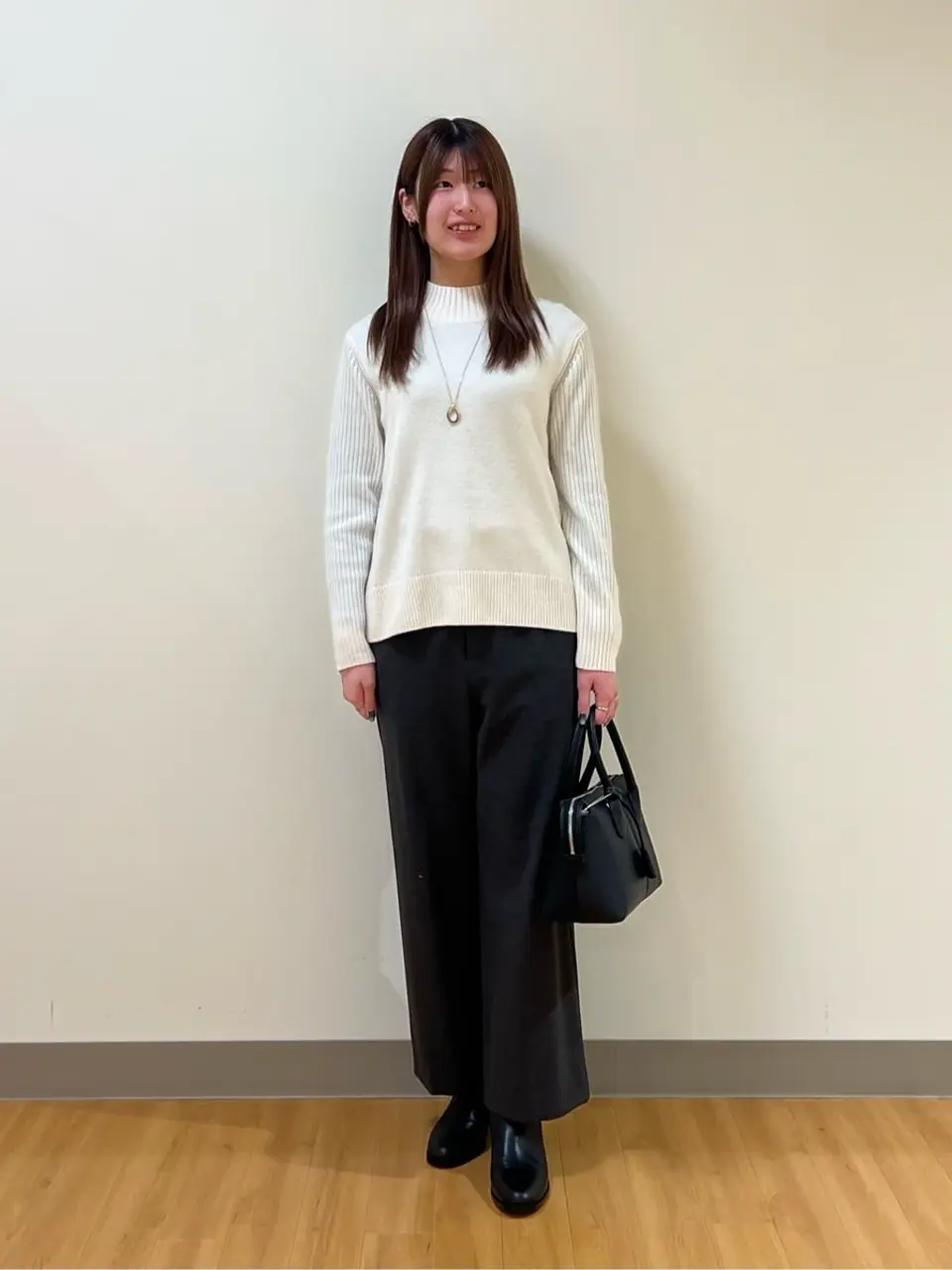  Aina コーディネート画像