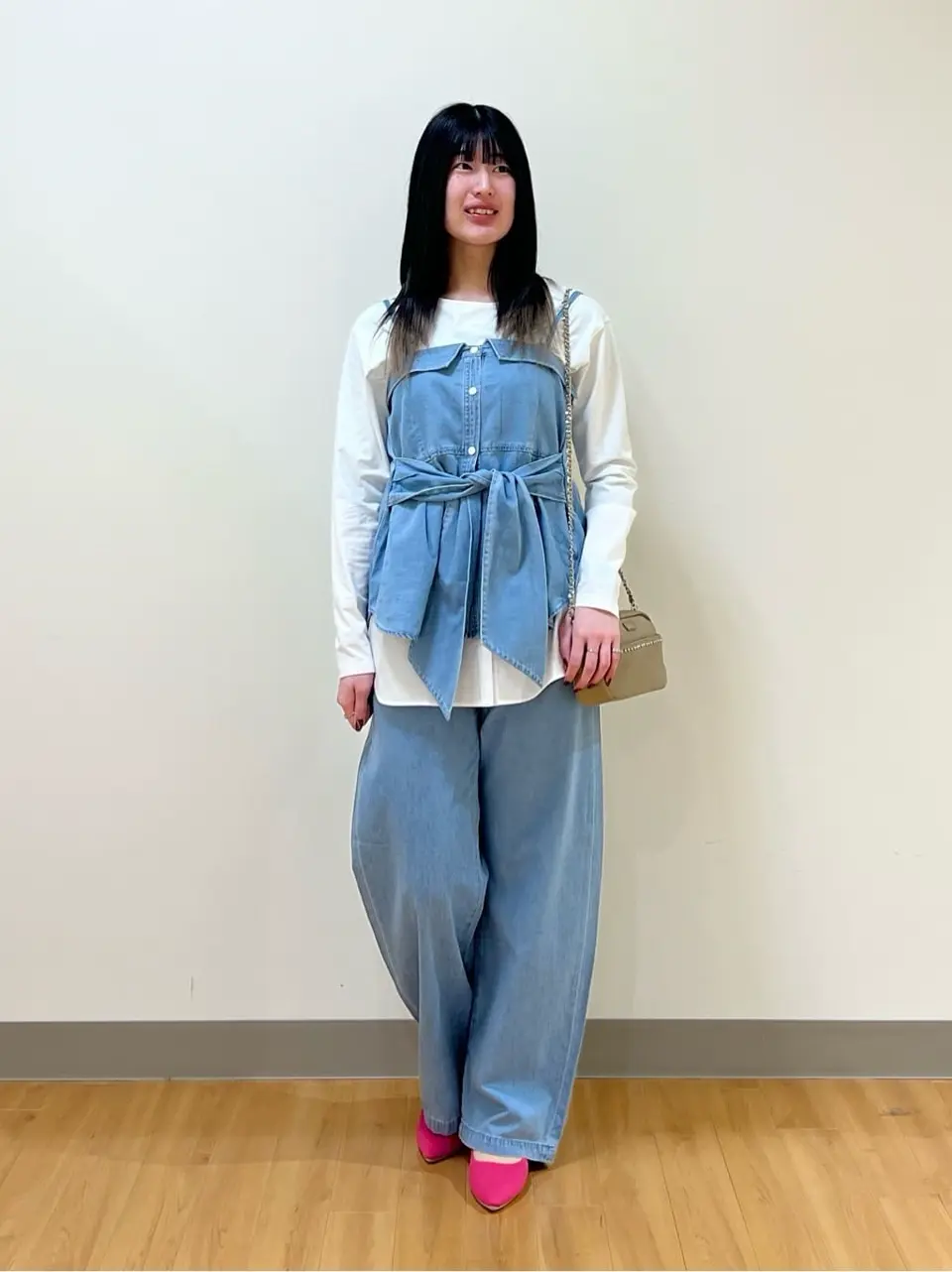  Aina コーディネート画像