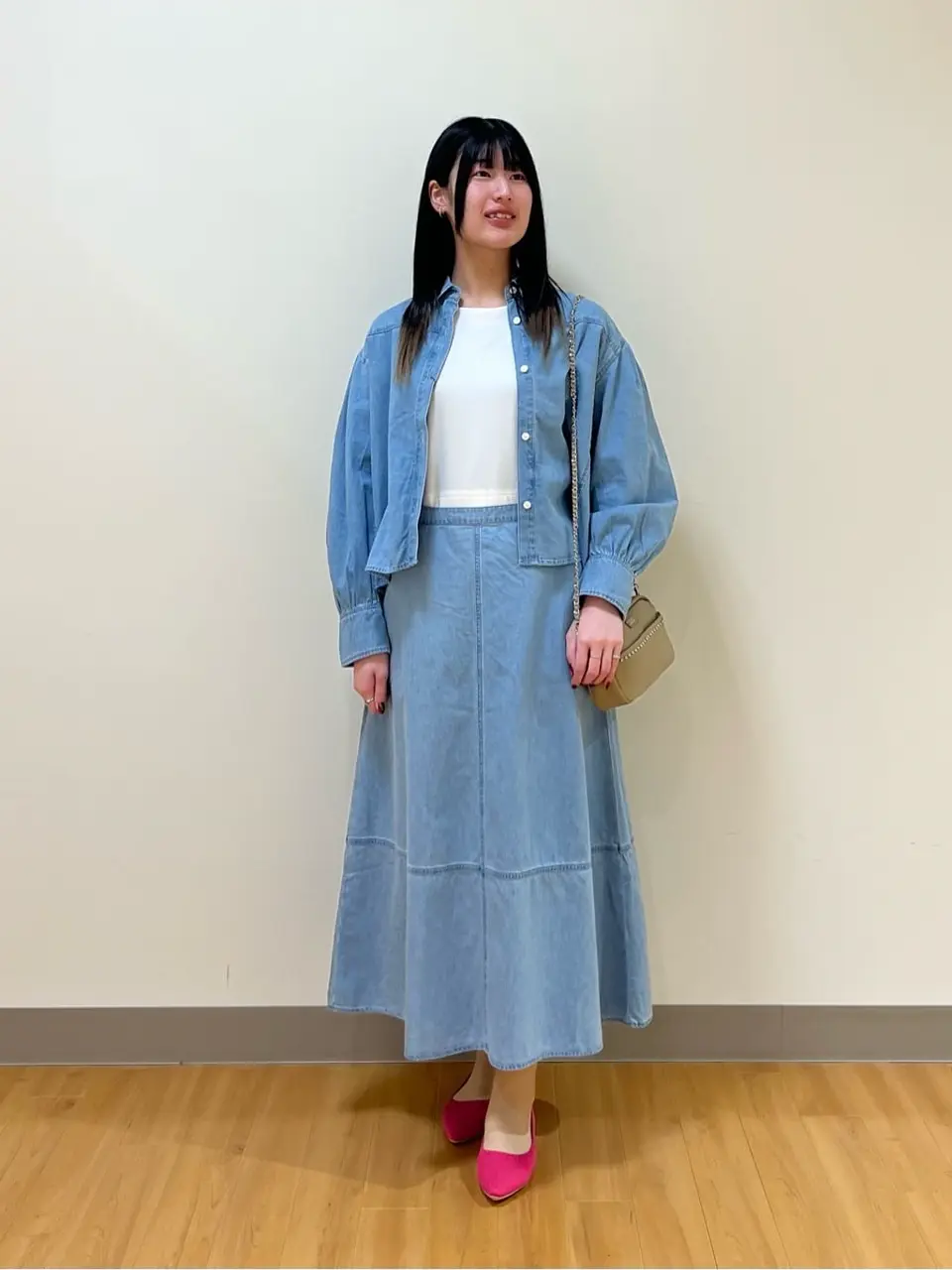  Aina コーディネート画像