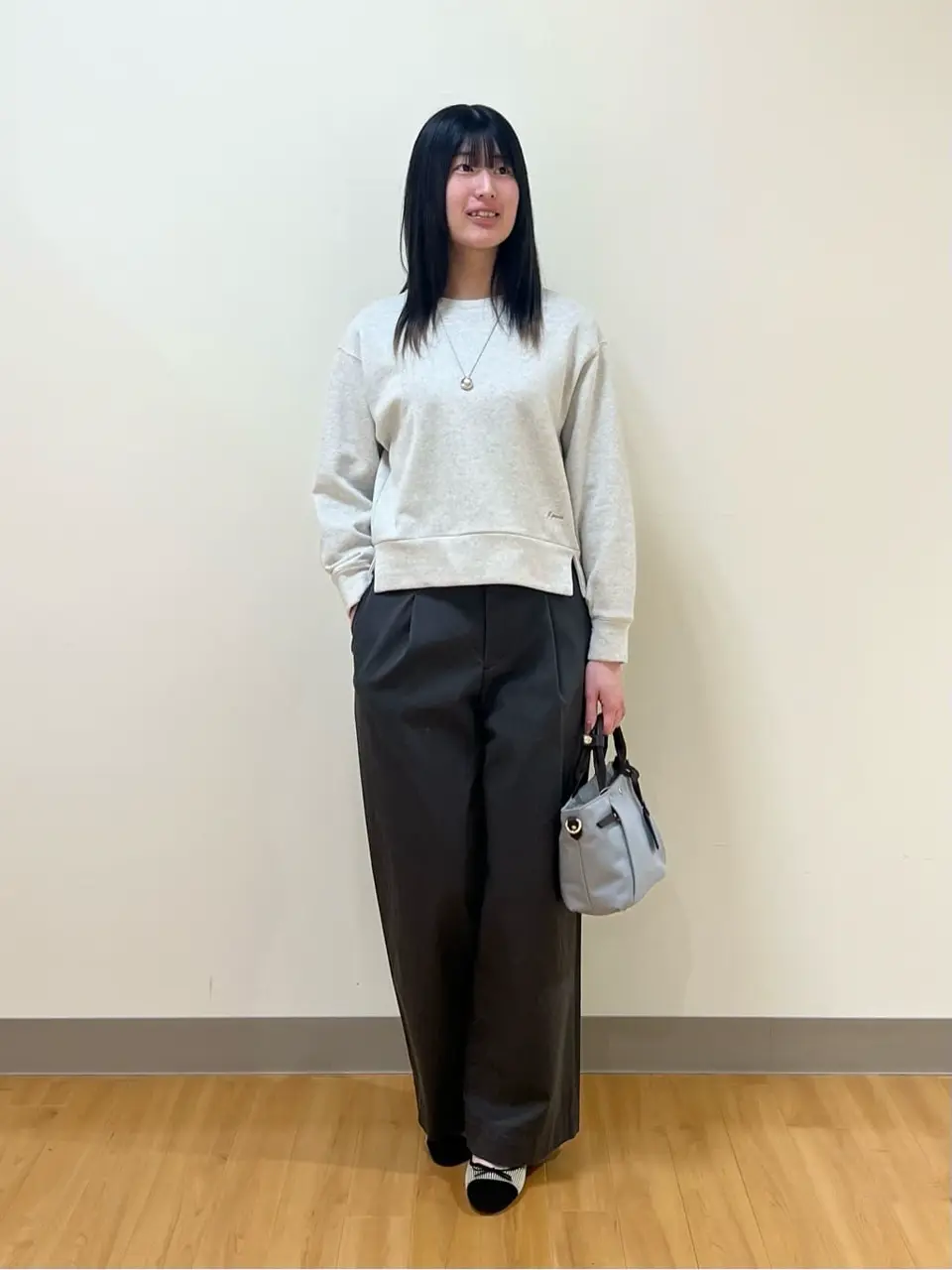  Aina コーディネート画像