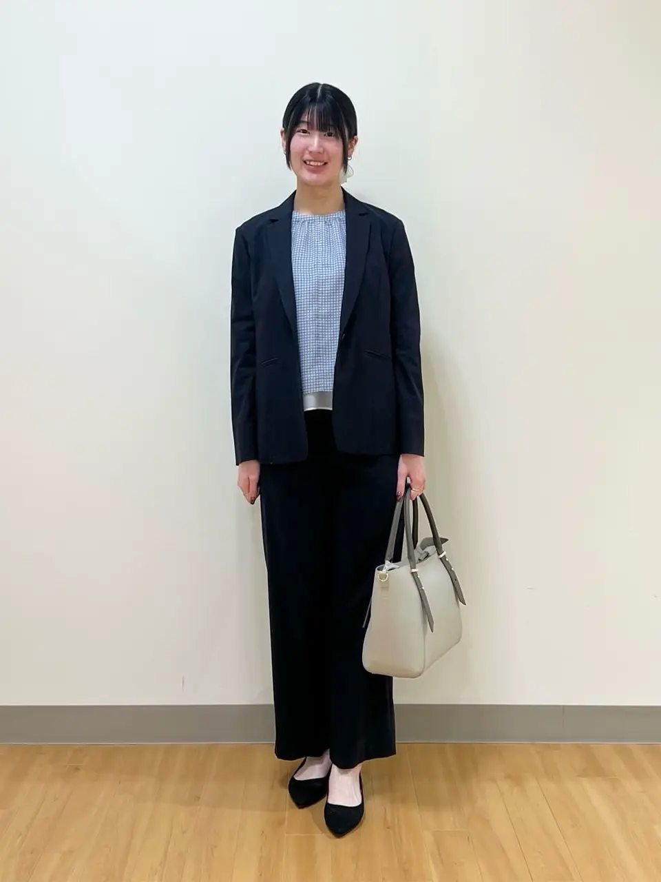  Aina コーディネート画像