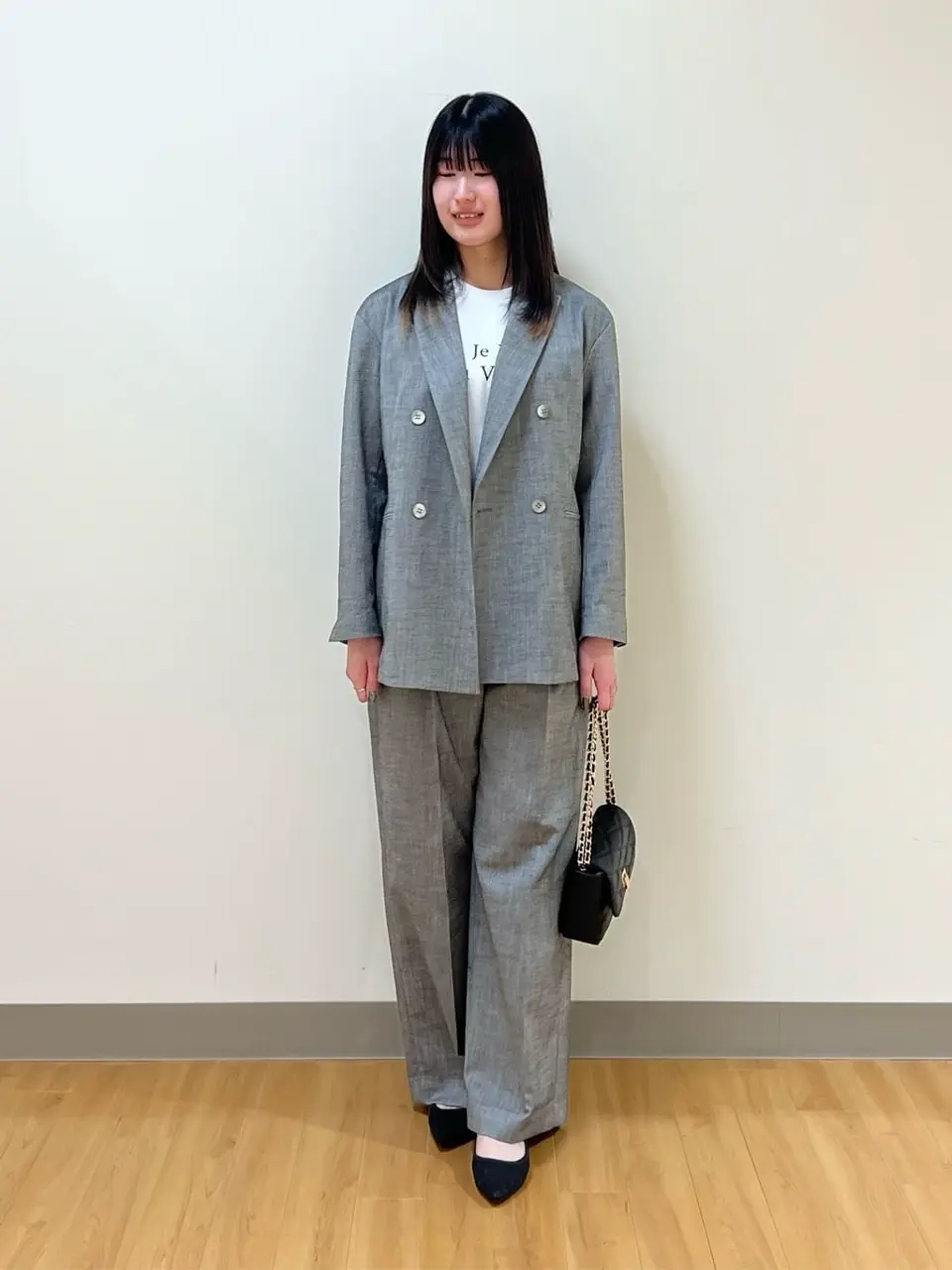  Aina コーディネート画像