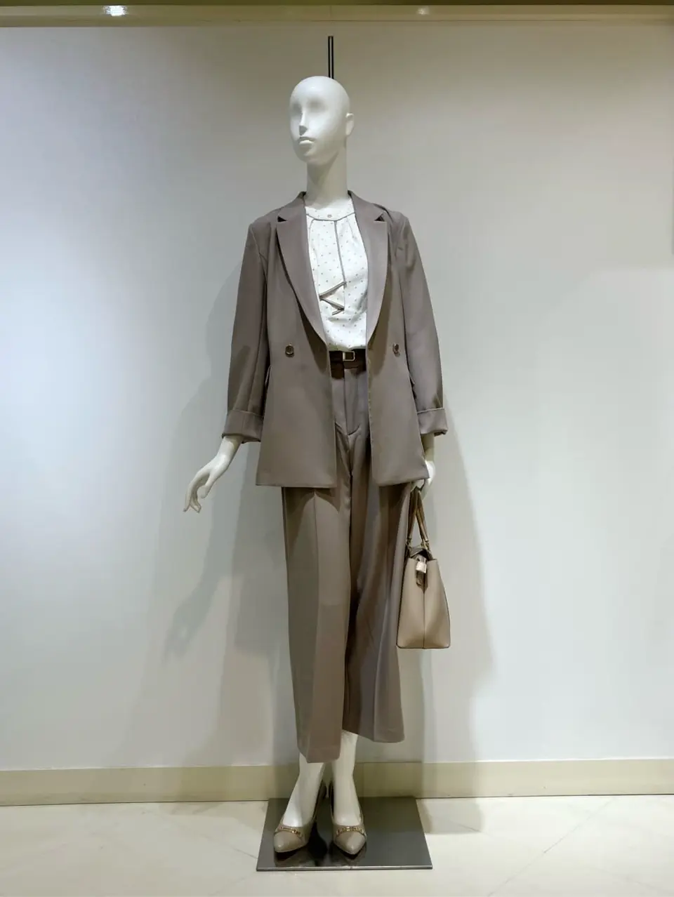 ONWARD CROSSET SELECT 中野 コーディネート画像