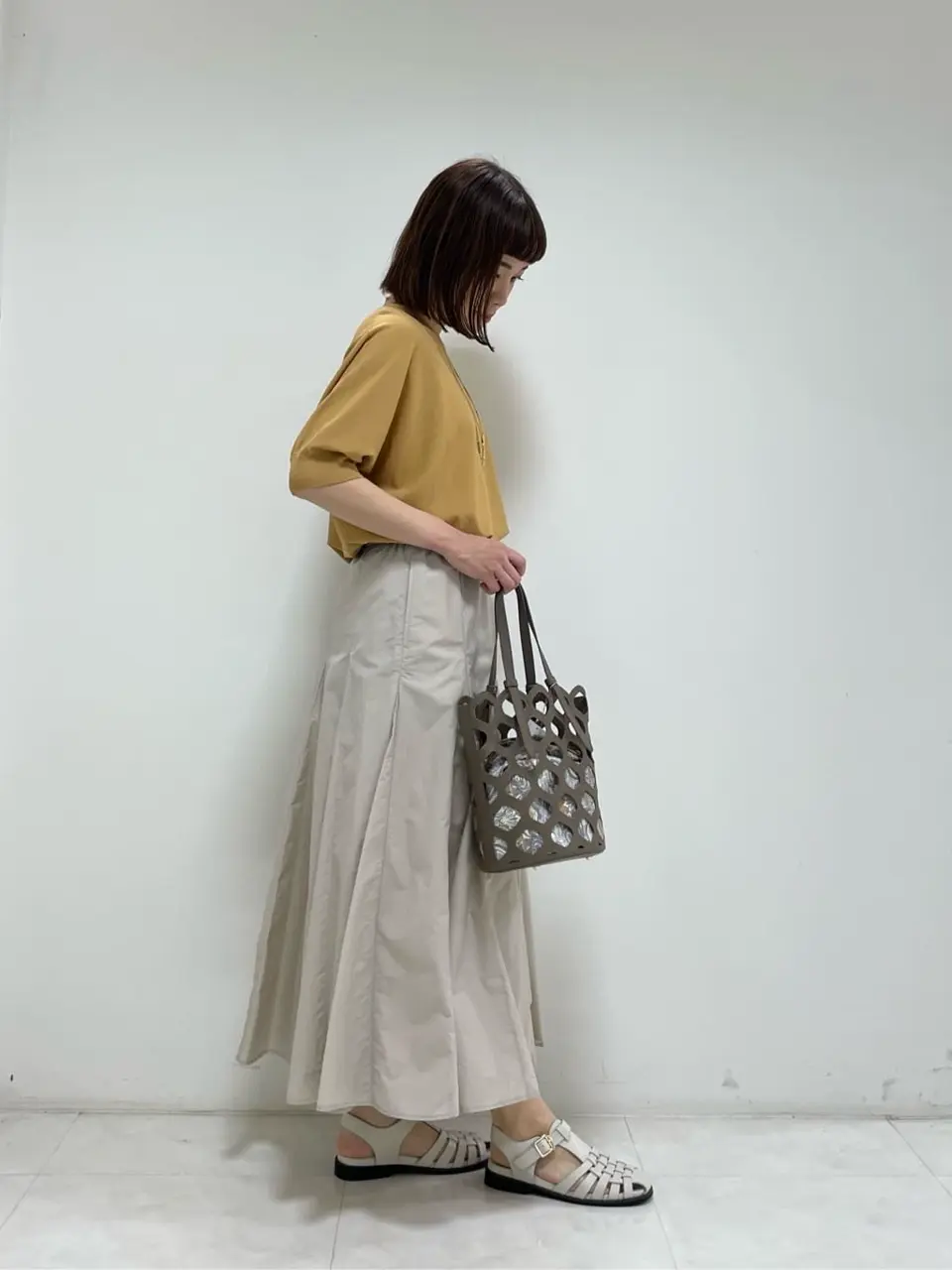 ONWARD CROSSET SELECT 岡田 コーディネート画像