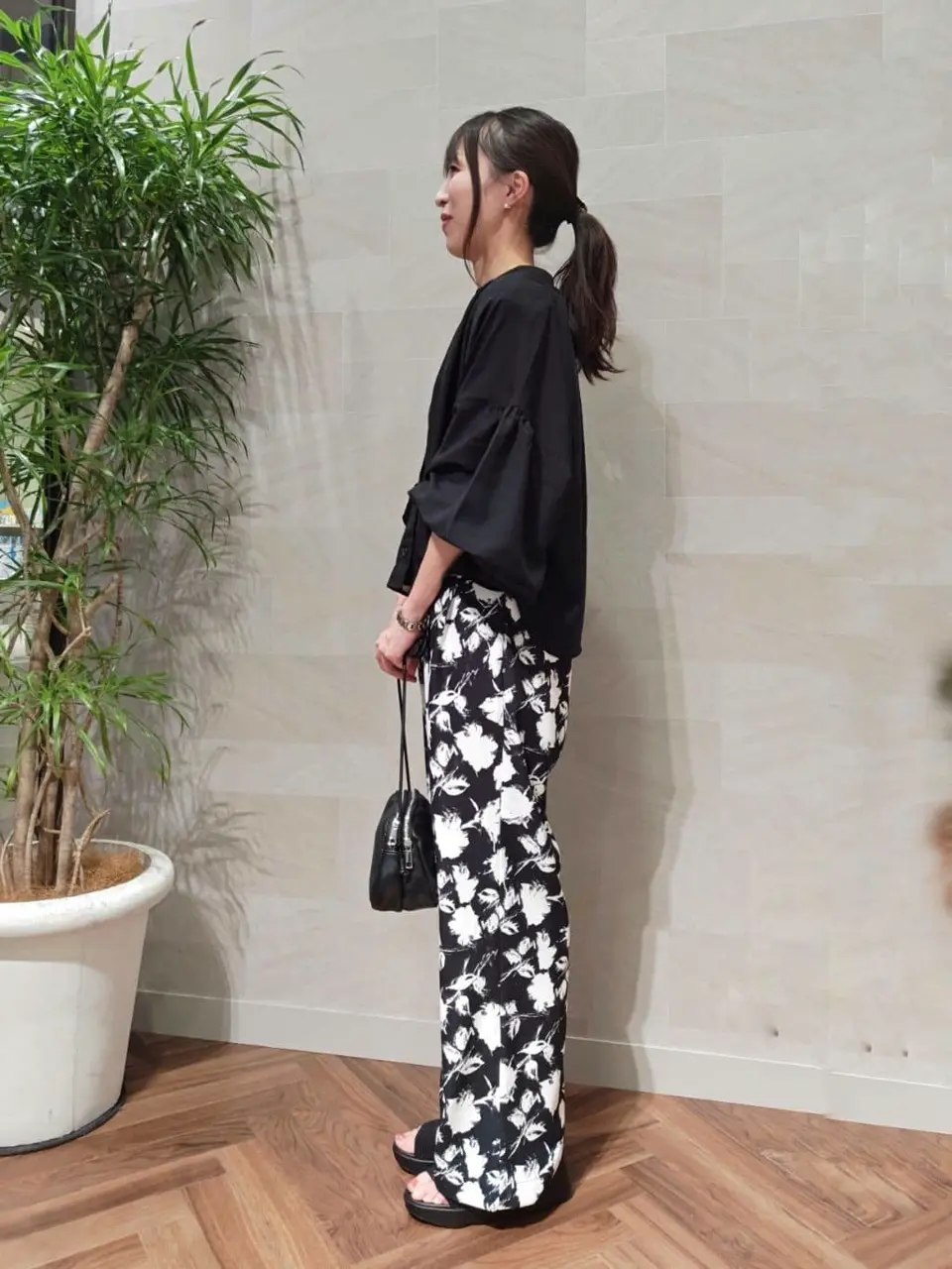 ONWARD CROSSET SELECT 浅岡 コーディネート画像