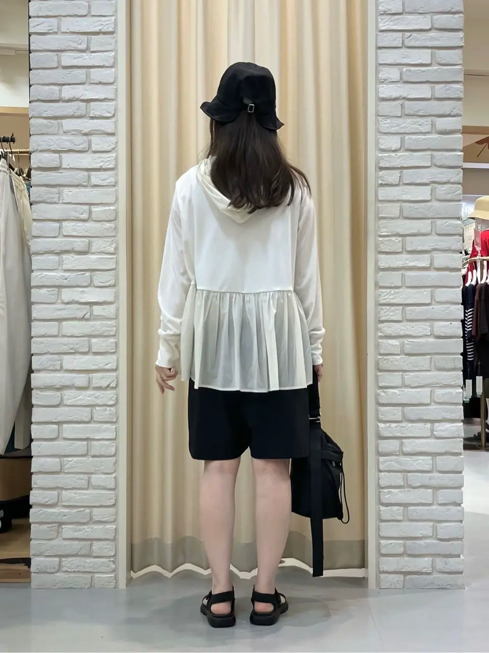 ONWARD CROSSET SELECT 檀 コーディネート画像