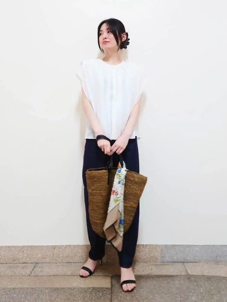  最上 コーディネート画像