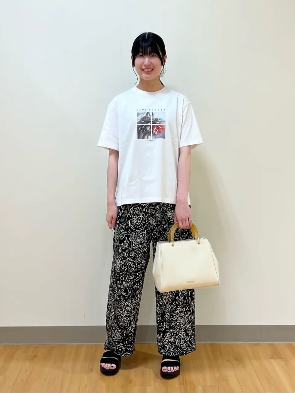  Aina コーディネート画像