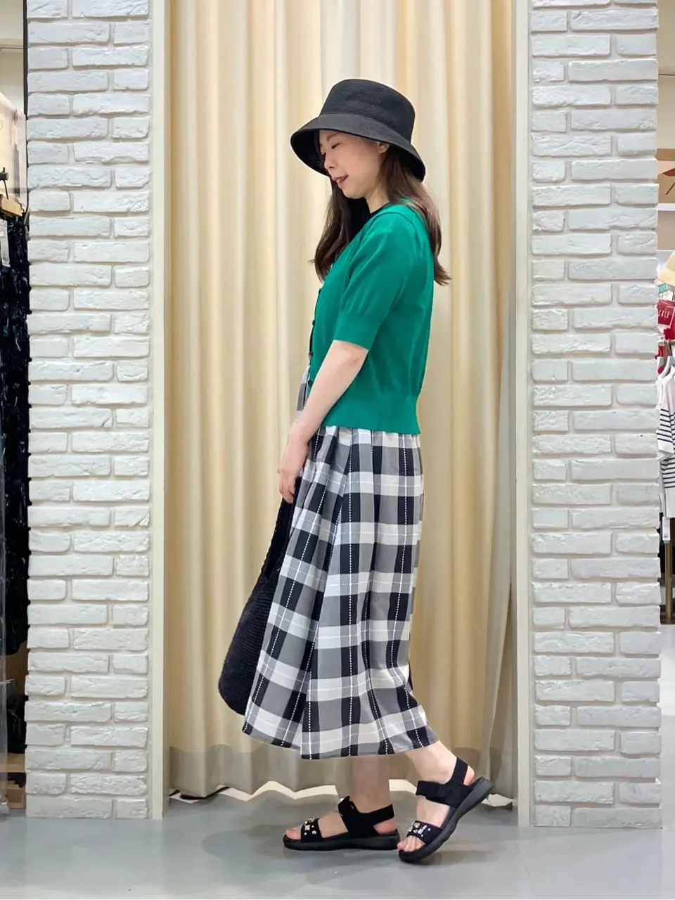 ONWARD CROSSET SELECT 檀 コーディネート画像