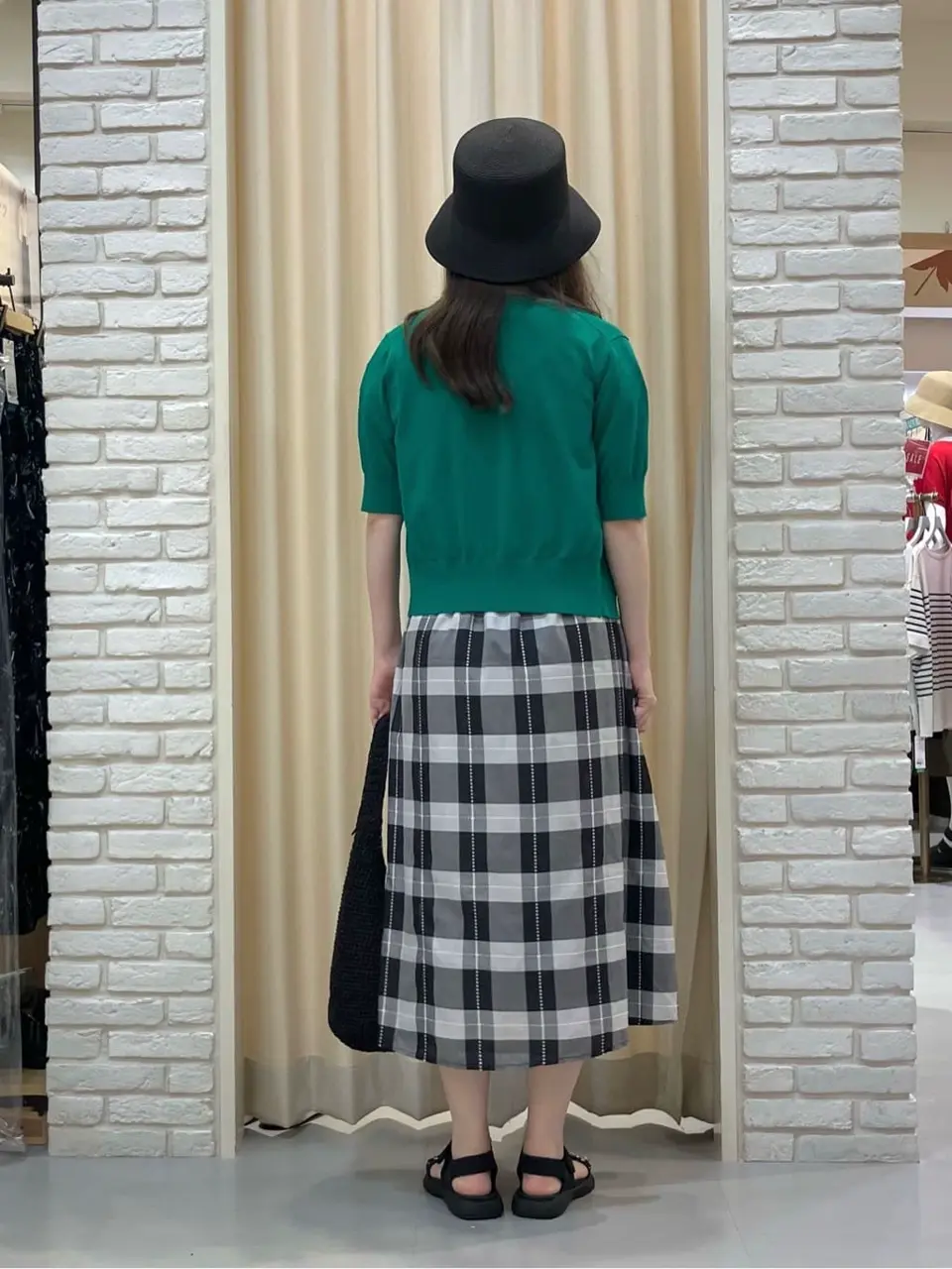 ONWARD CROSSET SELECT 檀 コーディネート画像