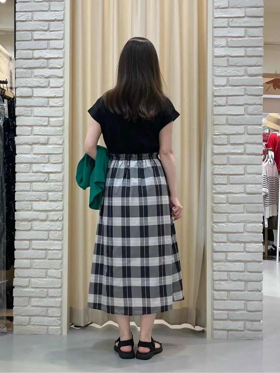 ONWARD CROSSET SELECT 檀 コーディネート画像