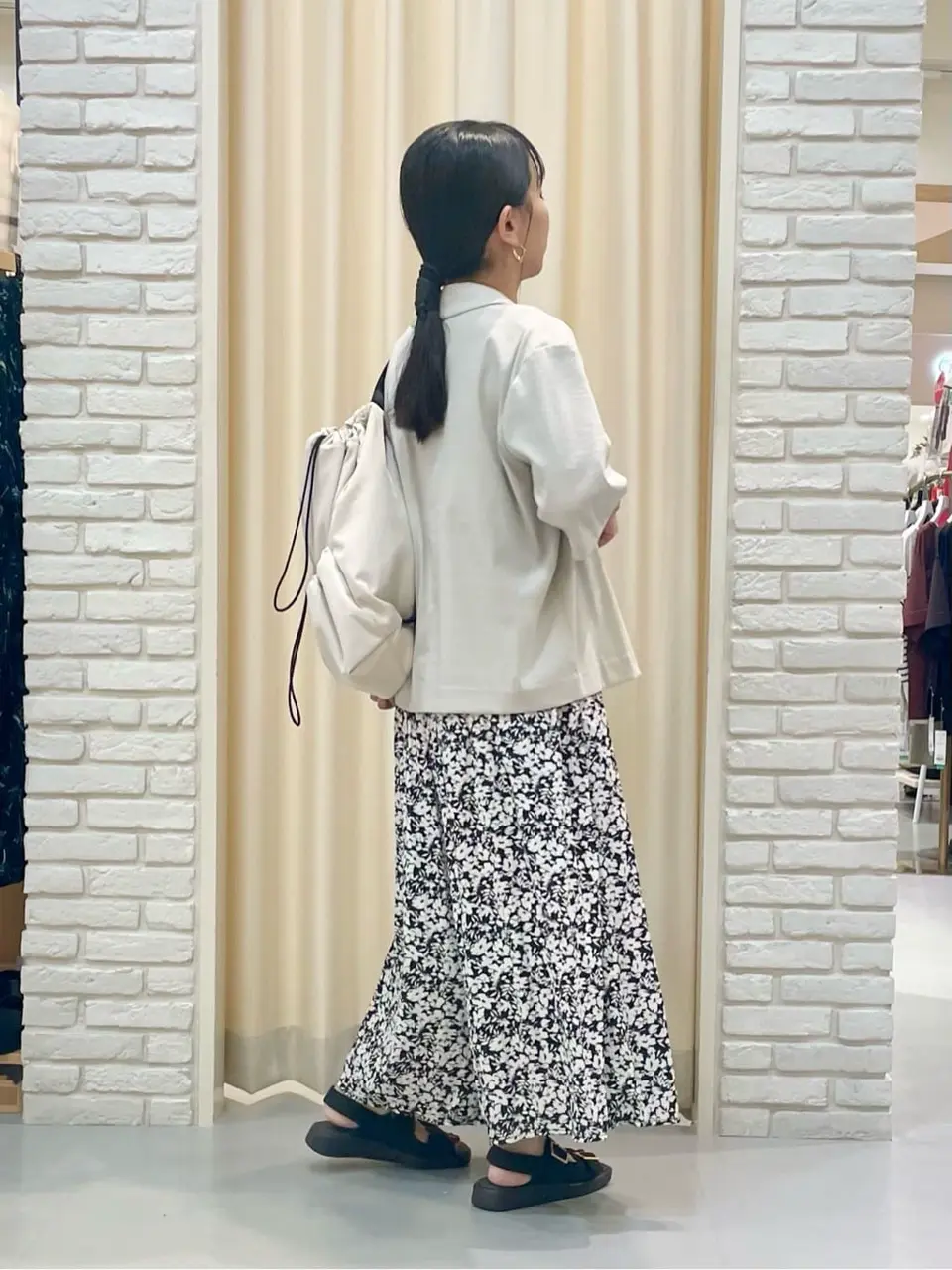 ONWARD CROSSET SELECT 服部 コーディネート画像