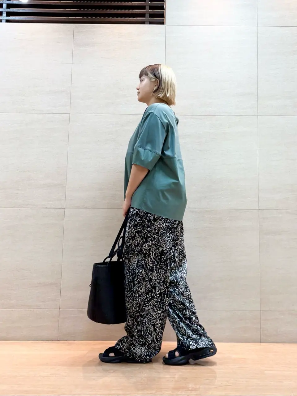 ONWARD CROSSET SELECT 佐藤 コーディネート画像