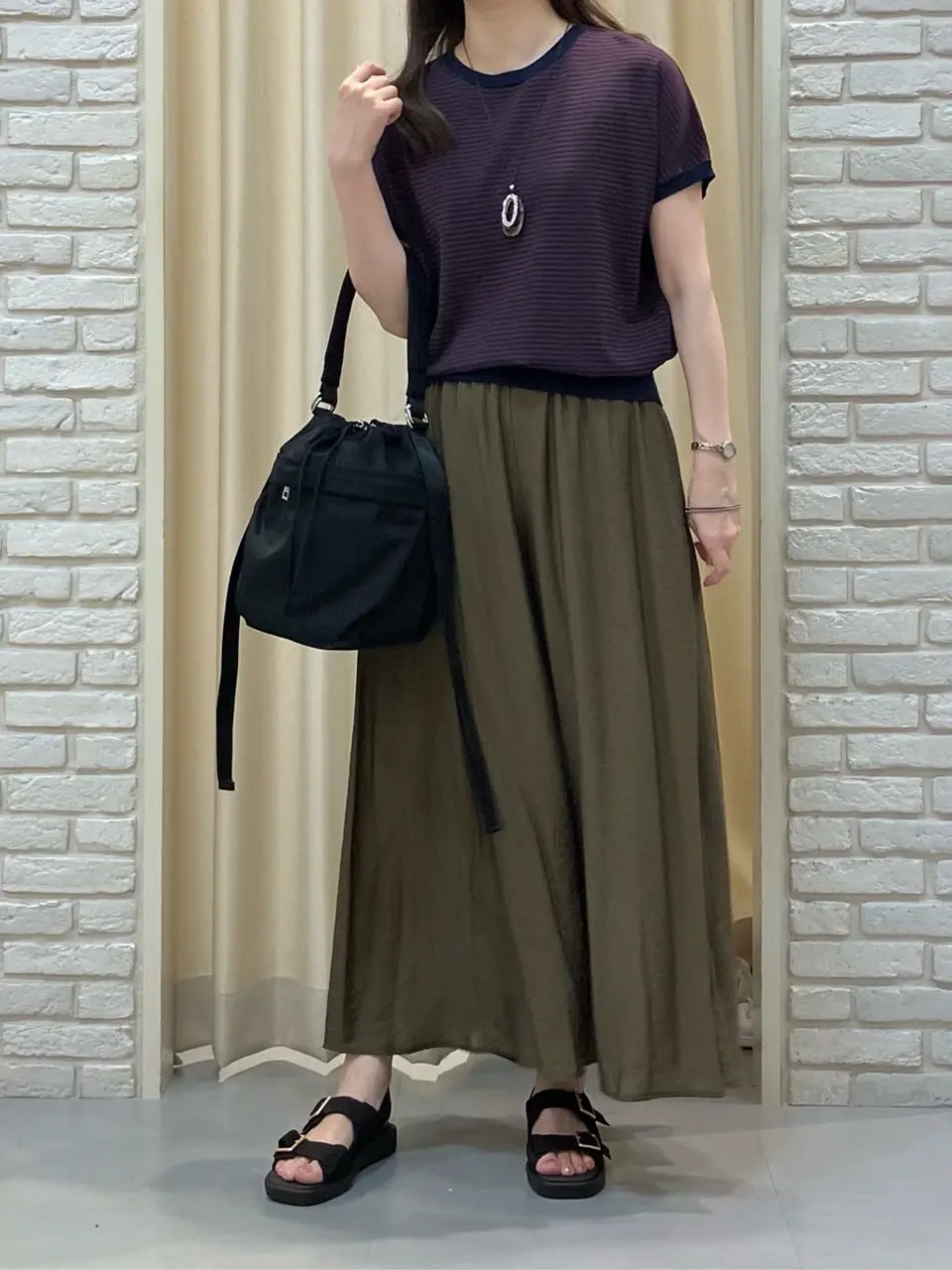 ONWARD CROSSET SELECT 檀 コーディネート画像