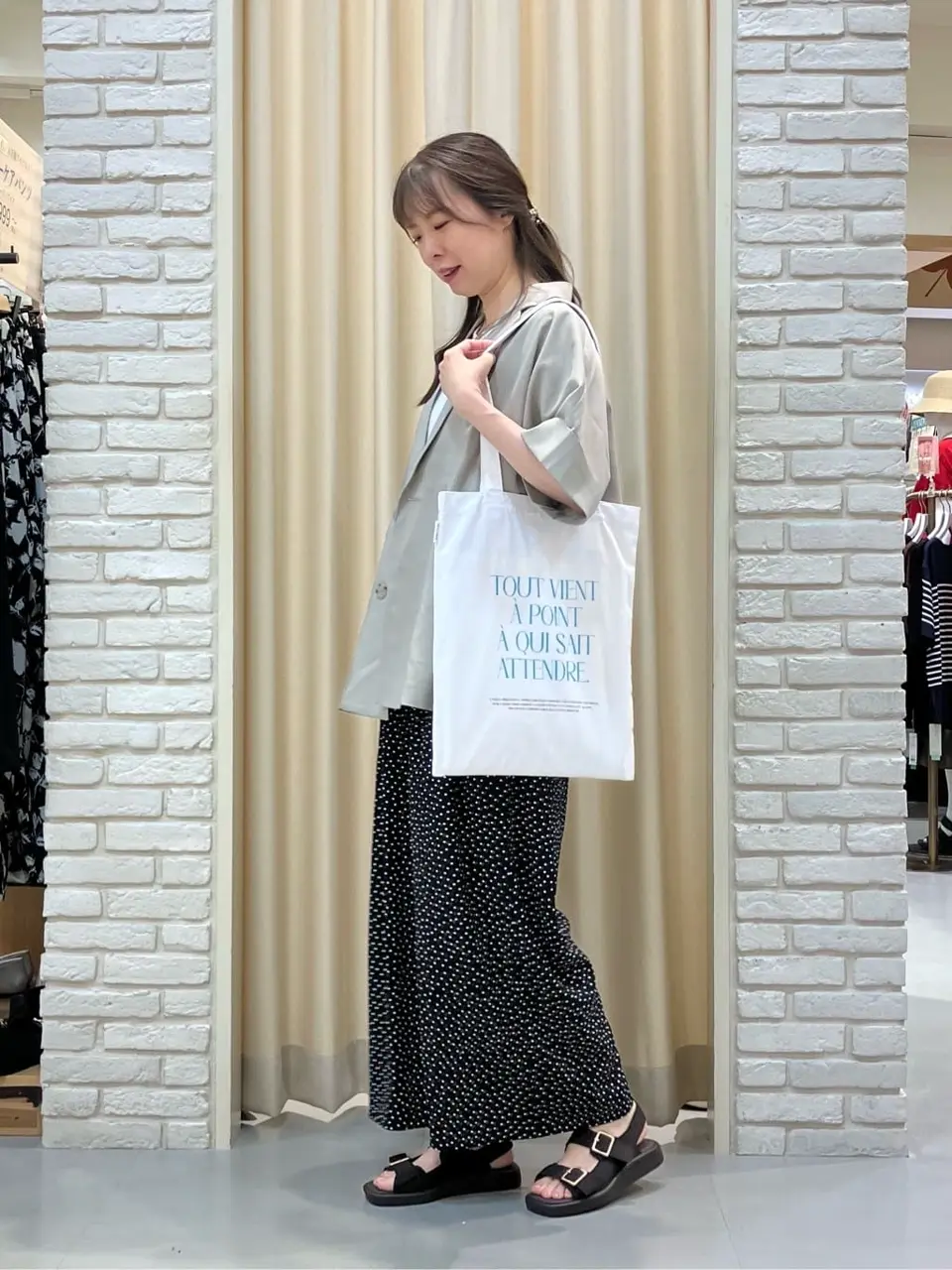 ONWARD CROSSET SELECT 檀 コーディネート画像