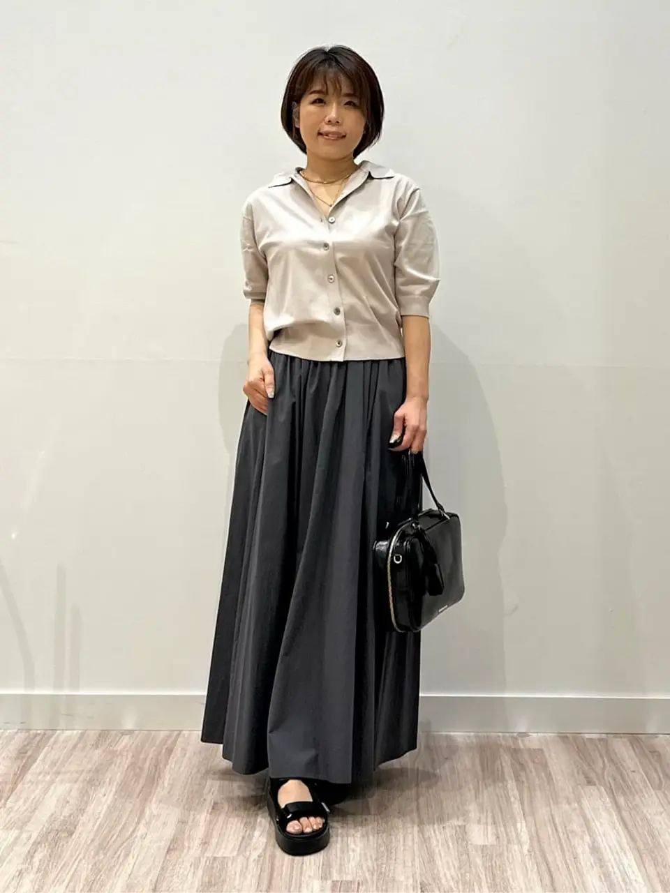 未使用 アンクレイヴ uncrave  コットンハーフプリーツスカート ベージュ 未使用 アンクレイヴ uncrave コットンハーフプリーツスカート