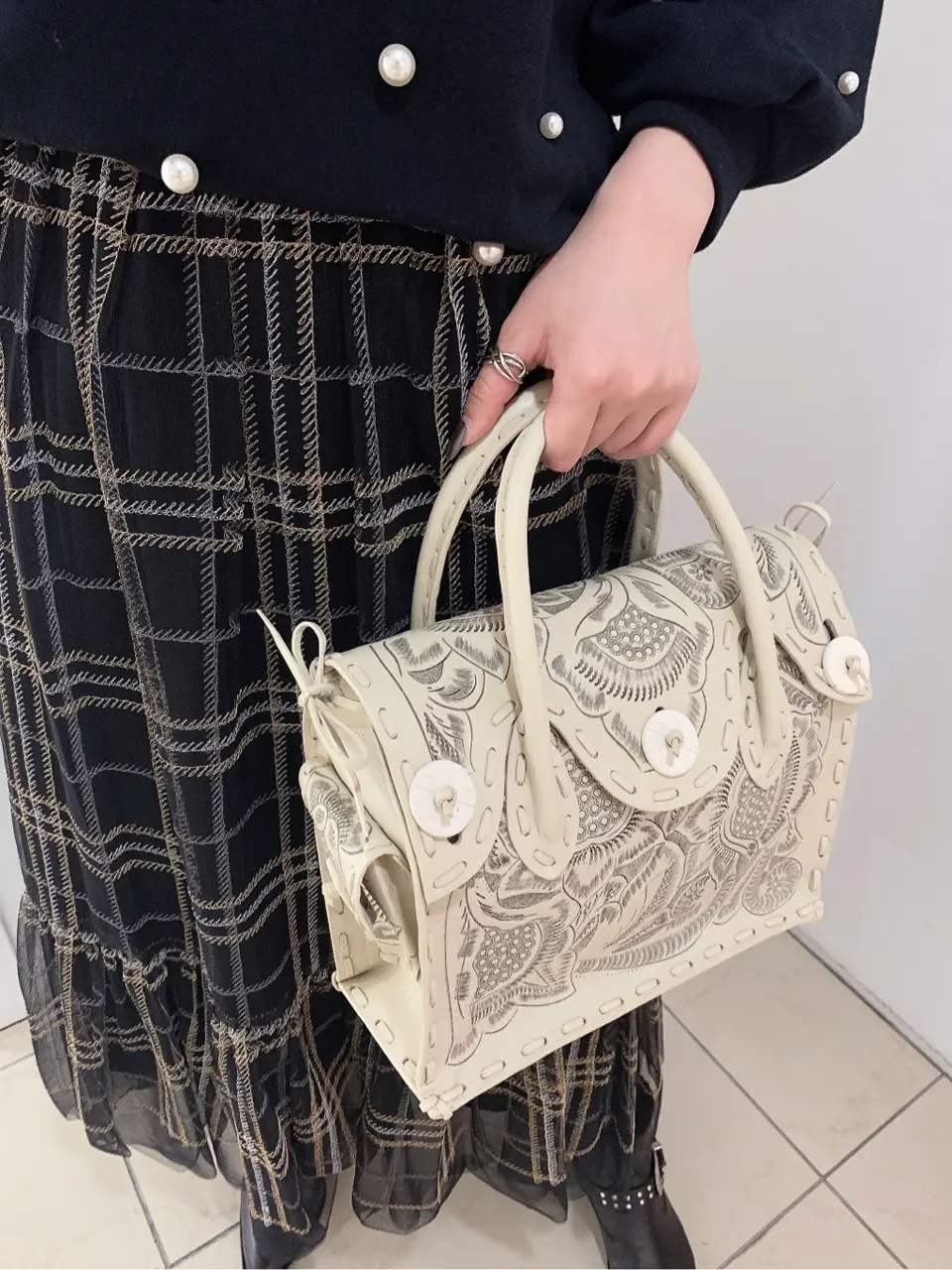 GRACE CONTINENTAL yoshi コーディネート画像