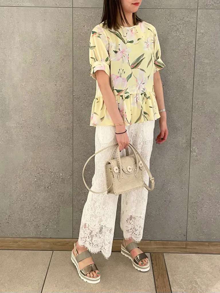 GRACE CONTINENTAL 伊藤　静華 コーディネート画像