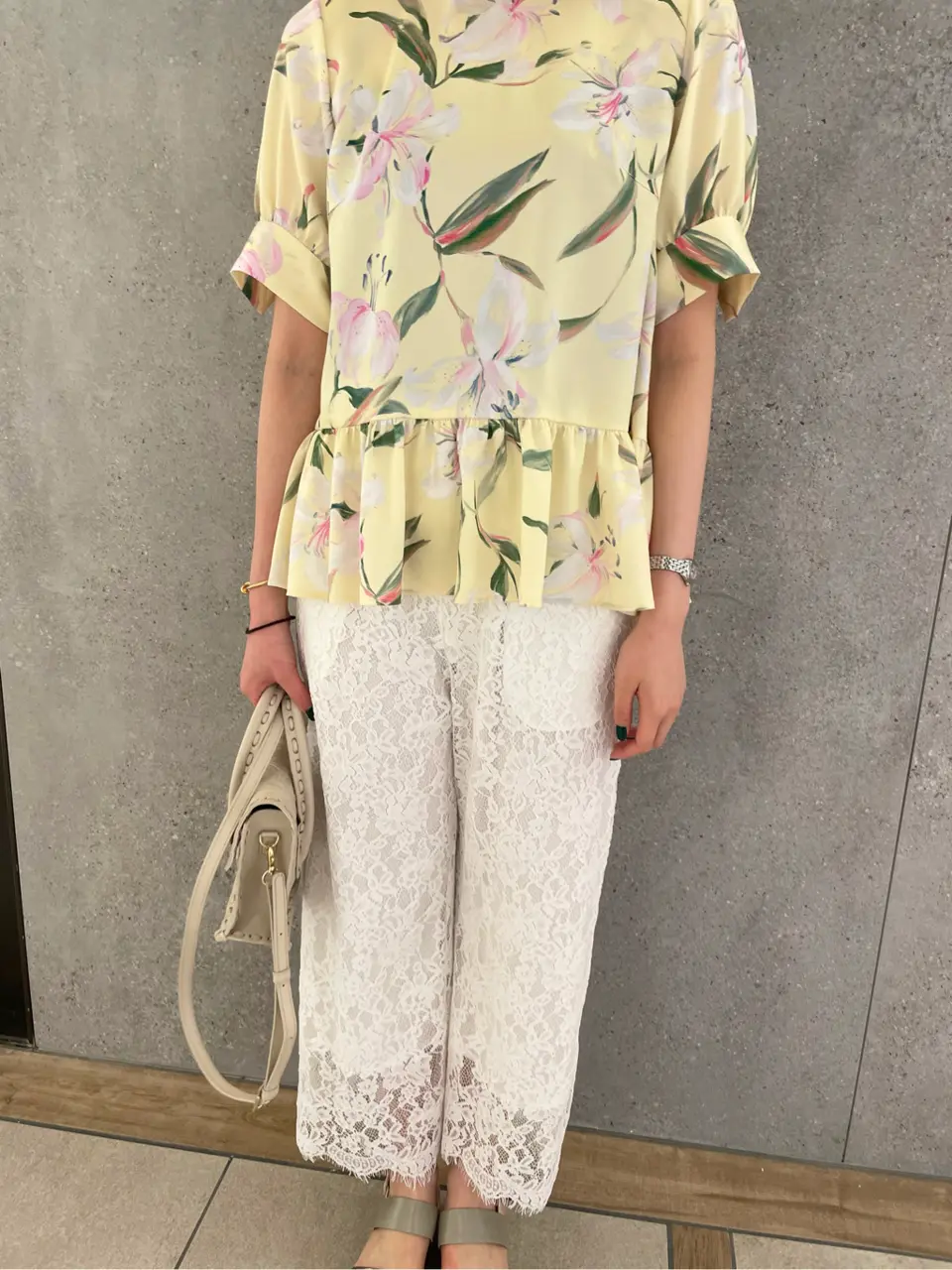 GRACE CONTINENTAL 伊藤　静華 コーディネート画像