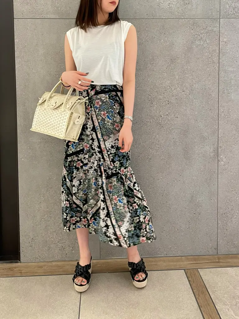 GRACE CONTINENTAL 伊藤　静華 コーディネート画像