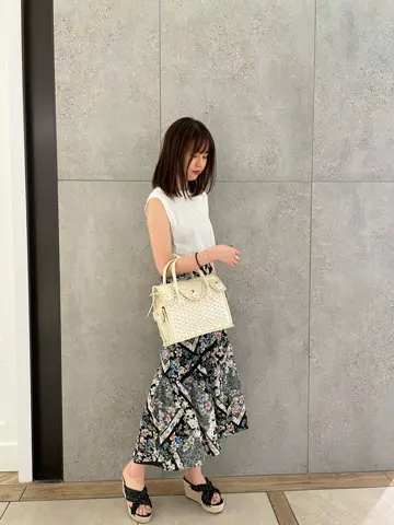 GRACE CONTINENTAL 伊藤　静華 コーディネート画像