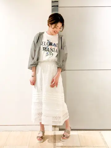 GRACE CONTINENTAL 今野　志保 コーディネート画像