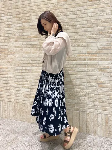 GRACE CONTINENTAL MOMOKO コーディネート画像