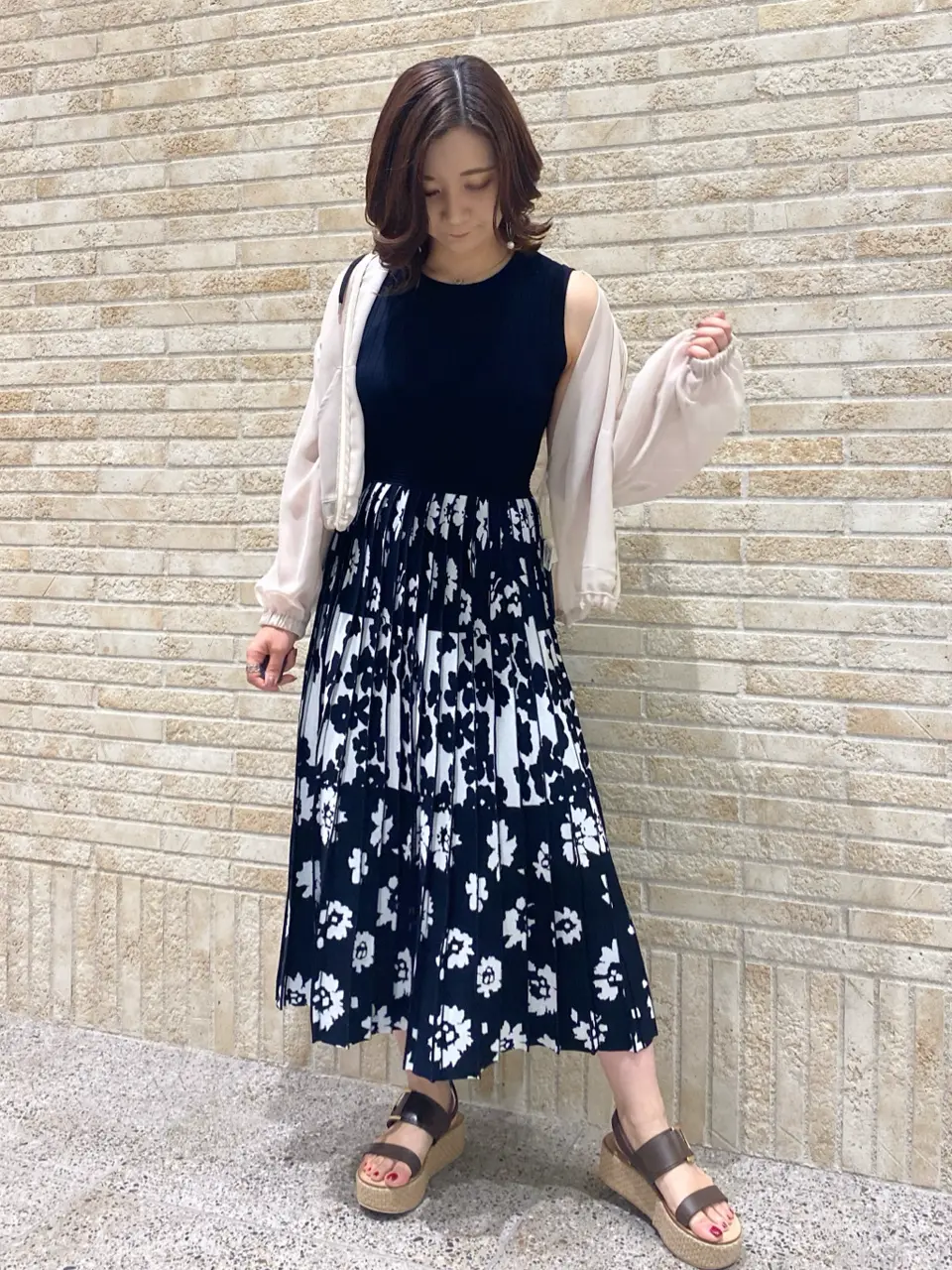 GRACE CONTINENTAL MOMOKO コーディネート画像