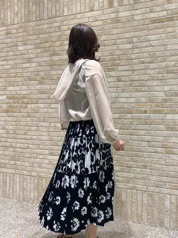 GRACE CONTINENTAL MOMOKO コーディネート画像