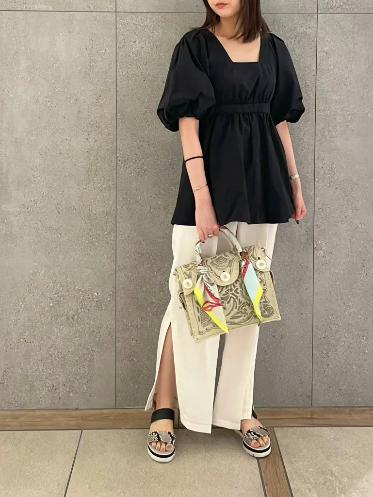 GRACE CONTINENTAL 伊藤　静華 コーディネート画像